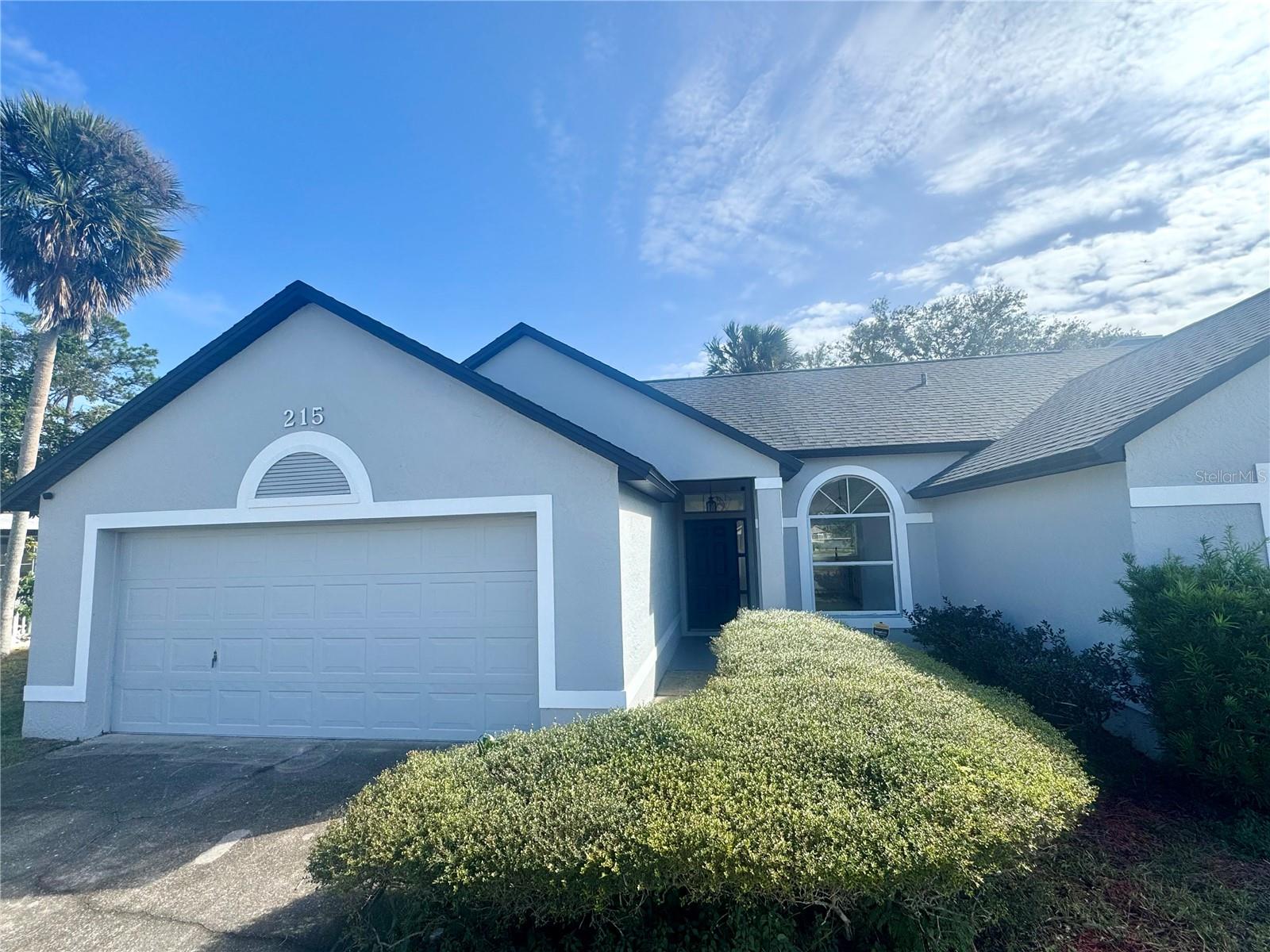 215 HOLLOWBROOK CIR, DAYTONA BEACH, FL — photo 2