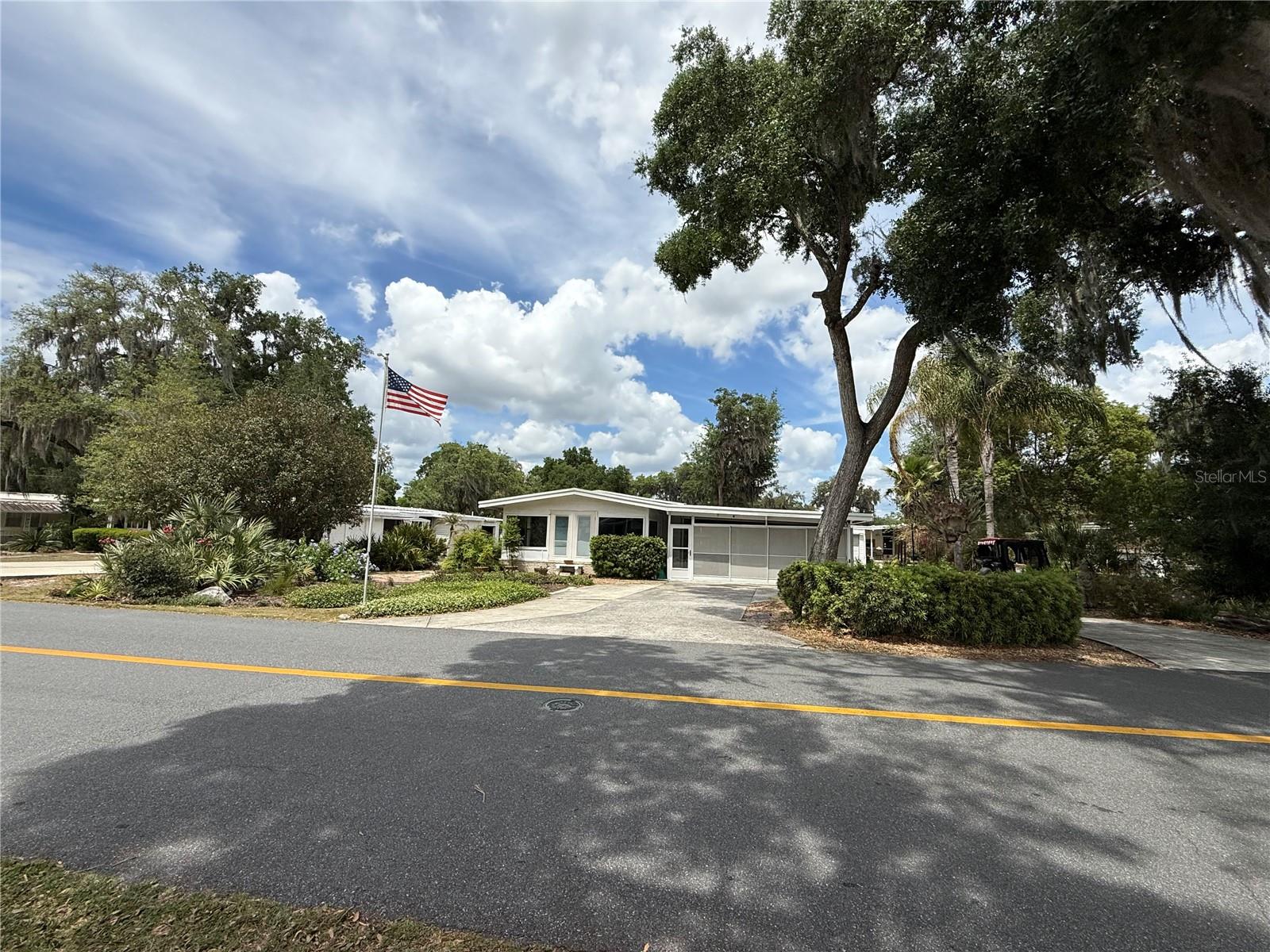 9 S BOBWHITE RD, WILDWOOD, FL — photo 2