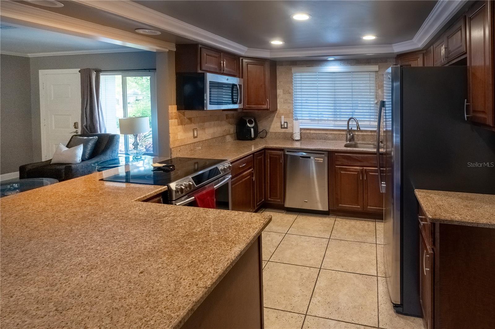 33 SOUTHWIND DR, BELLEAIR BLUFFS, FL — photo 10