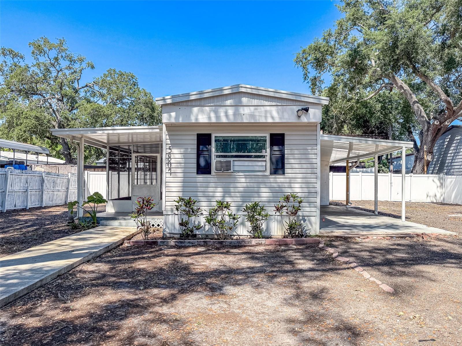5807 BARRY LN, TAMPA, FL
