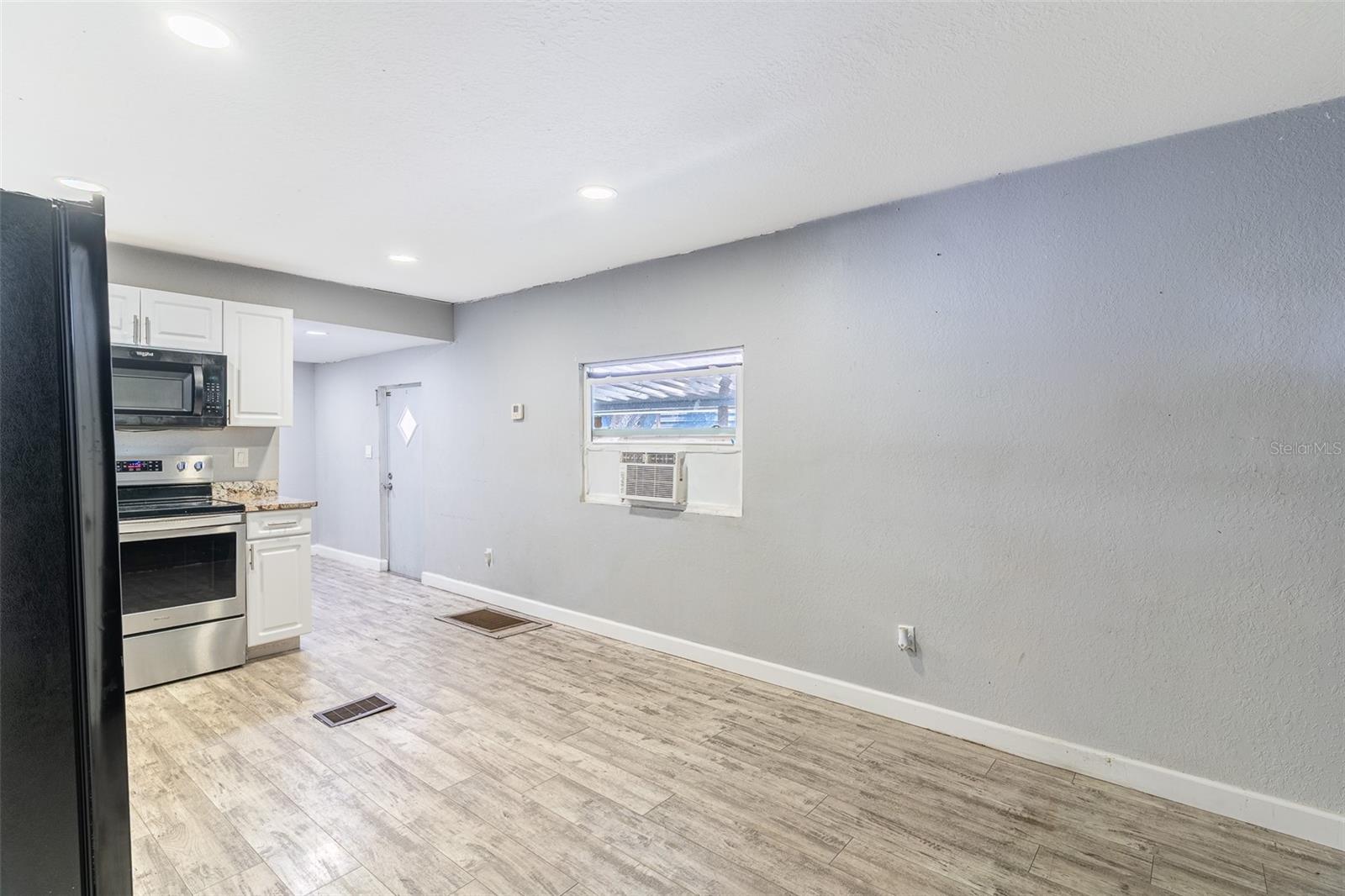 5807 BARRY LN, TAMPA, FL — photo 5