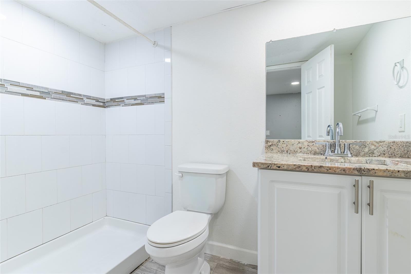 5807 BARRY LN, TAMPA, FL — photo 9
