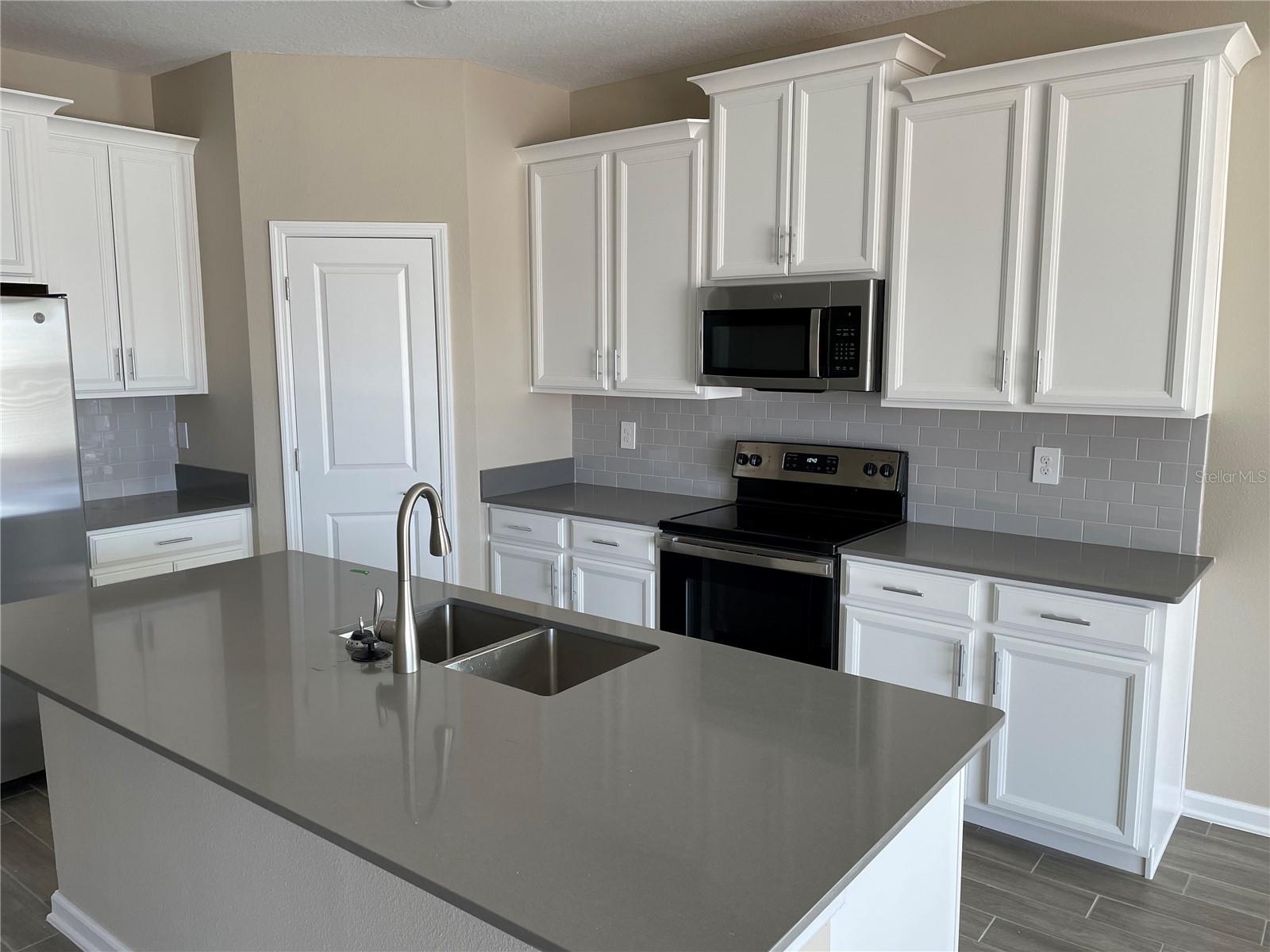 6805 PERCH HAMMOCK LOOP, GROVELAND, FL — photo 22