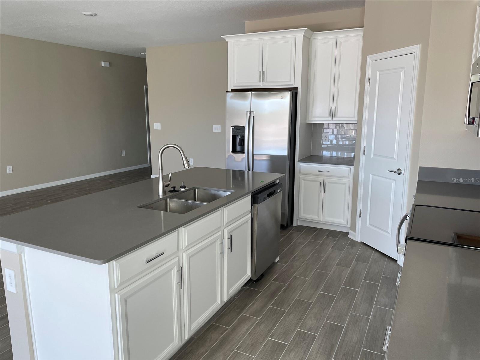 6805 PERCH HAMMOCK LOOP, GROVELAND, FL — photo 24