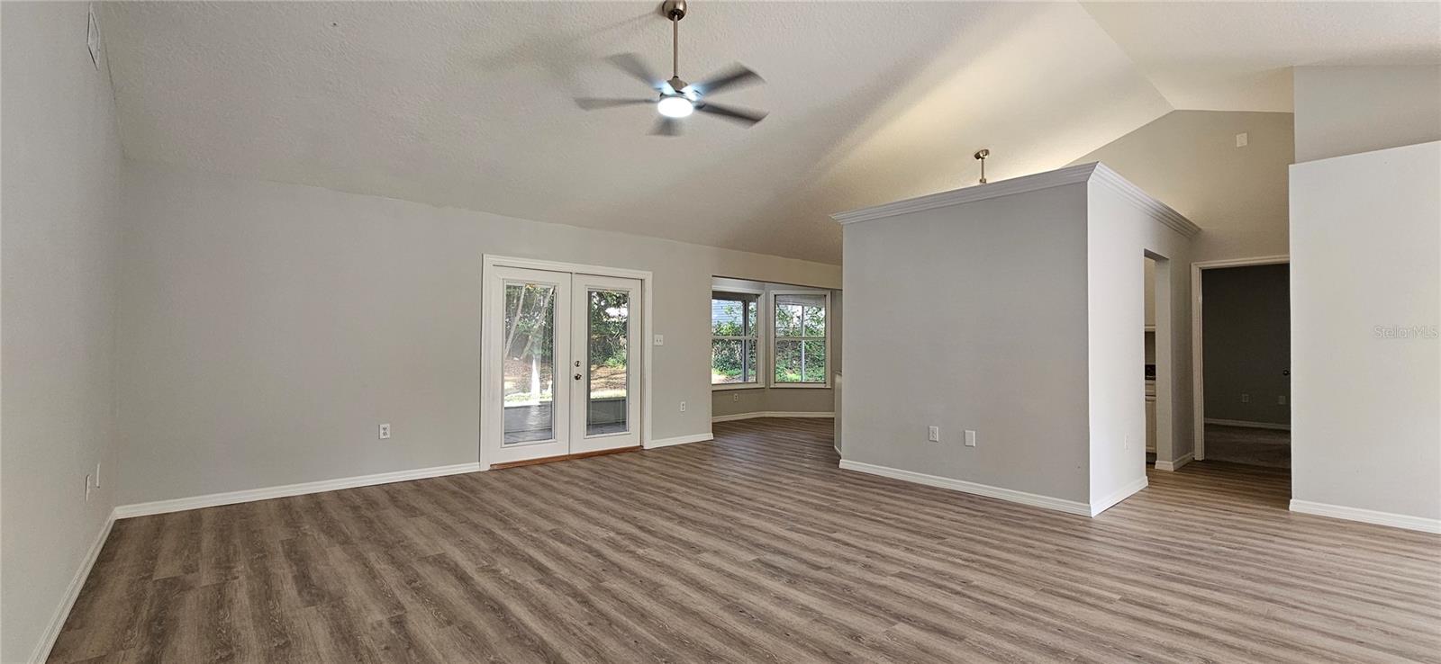370 S COBBLE CT, MOUNT DORA, FL — photo 7