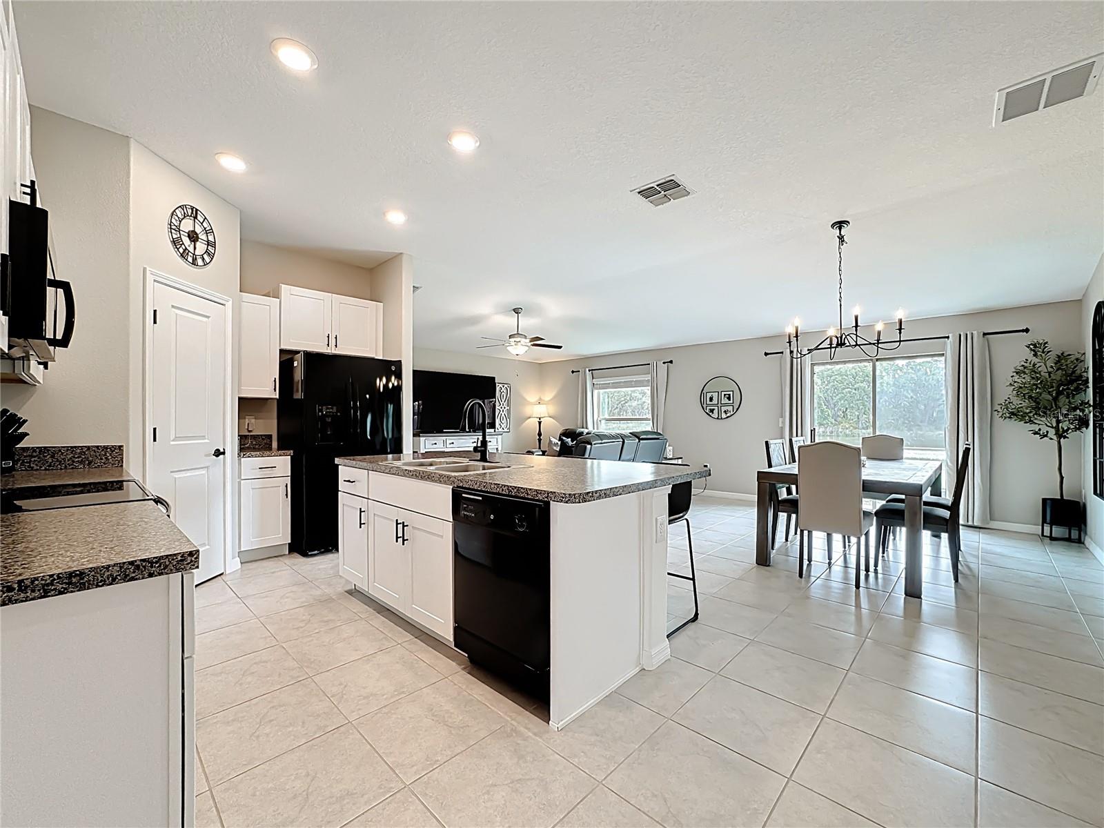 4449 ETERNAL PRINCE DR, SUN CITY CENTER, FL — photo 4