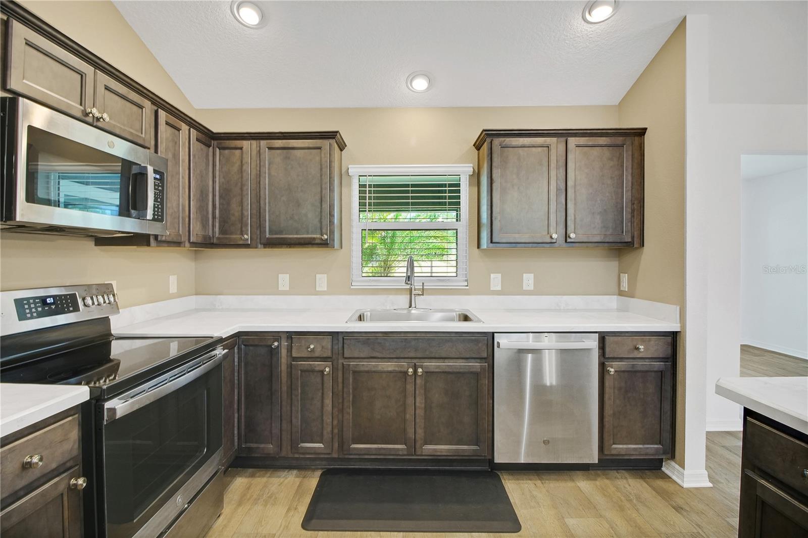 4151 BALCHARAN TER, THE VILLAGES, FL — photo 11