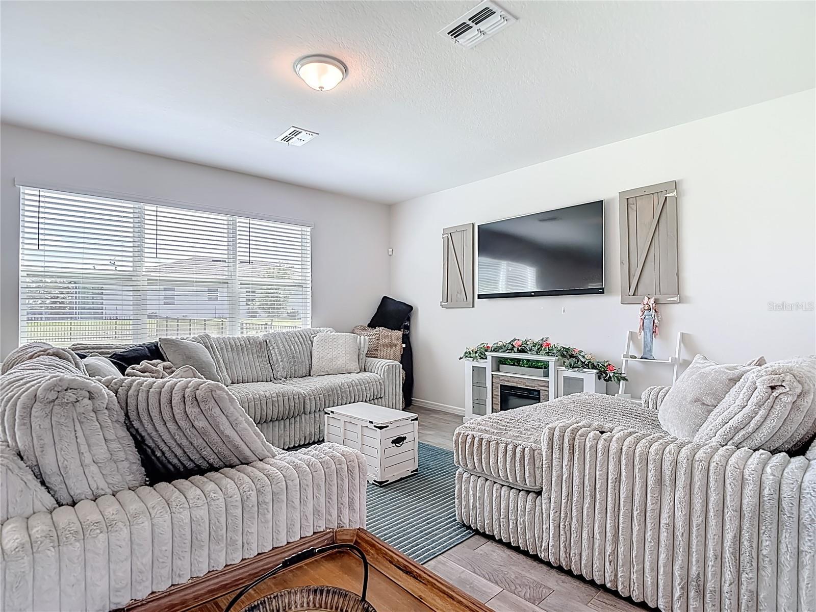 6136 BRADFORD WOODS DR, ZEPHYRHILLS, FL — photo 4