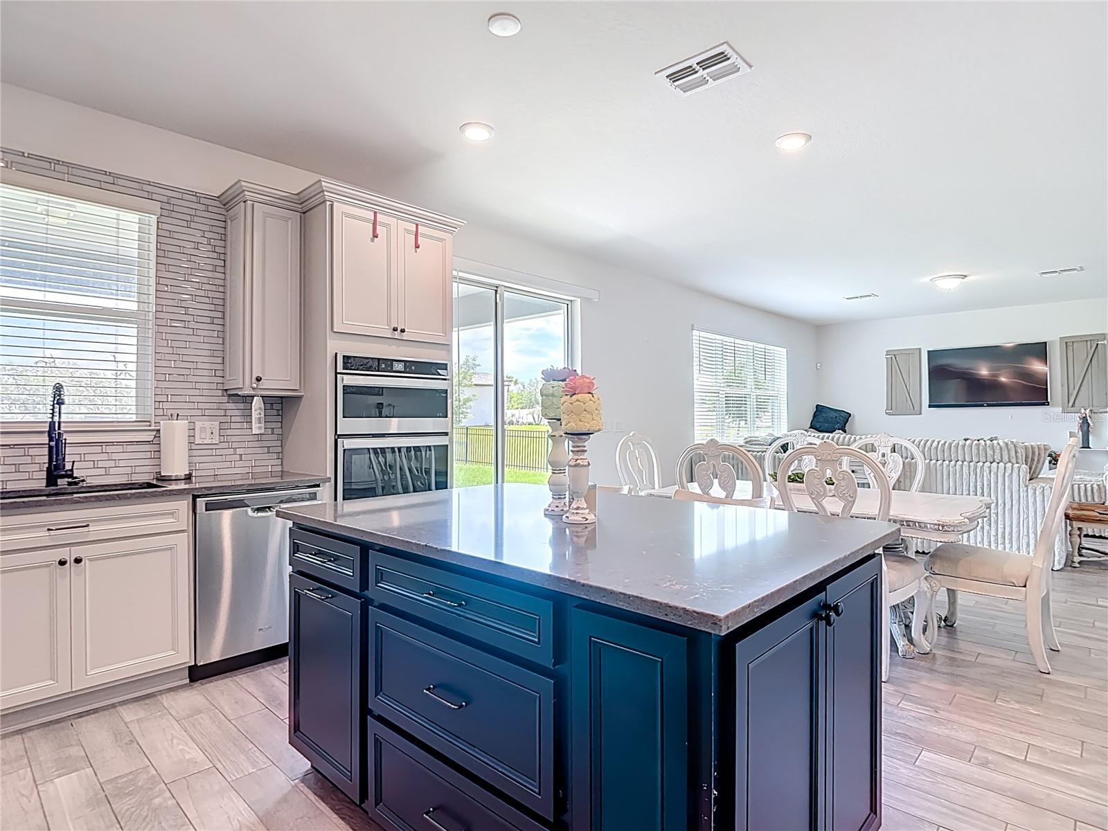 6136 BRADFORD WOODS DR, ZEPHYRHILLS, FL — photo 11
