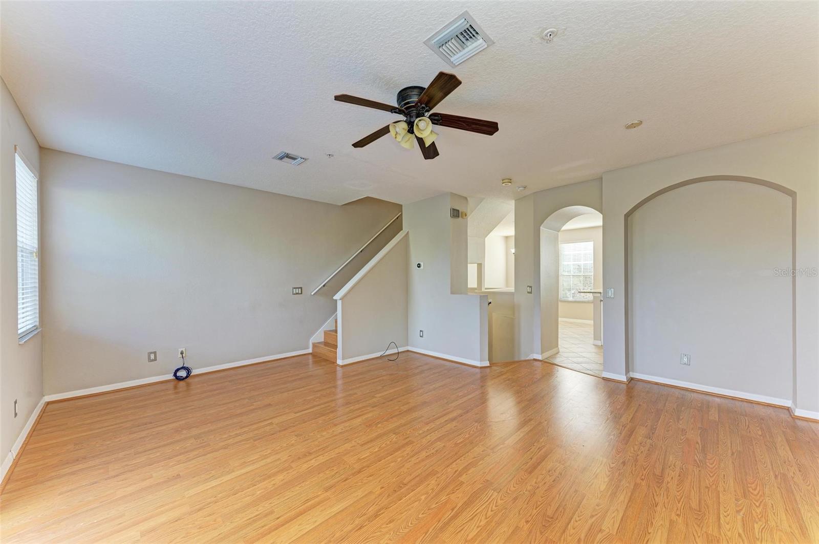 3047 POINTEVIEW DR, TAMPA, FL — photo 15