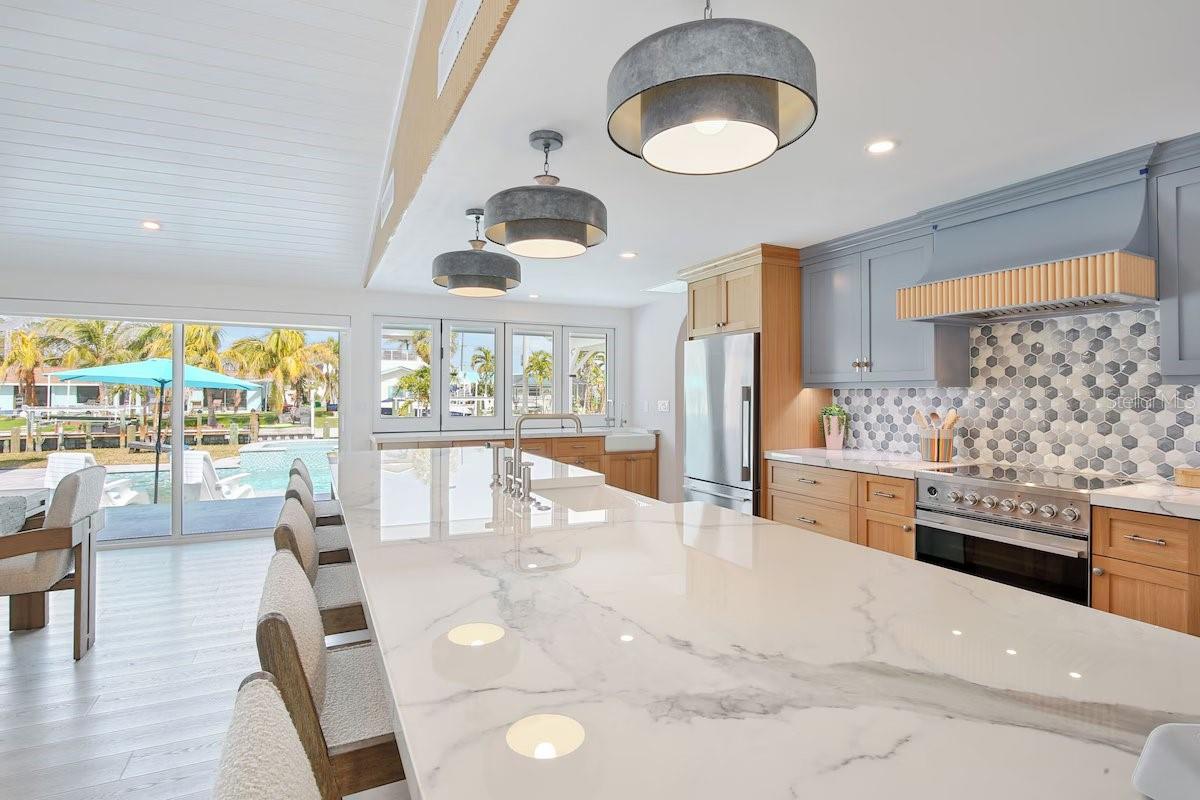 605 CONCORD LN, HOLMES BEACH, FL — photo 9