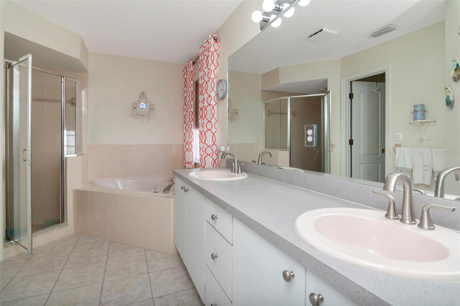 29236 KAPALUA WAY, SAN ANTONIO, FL — photo 19