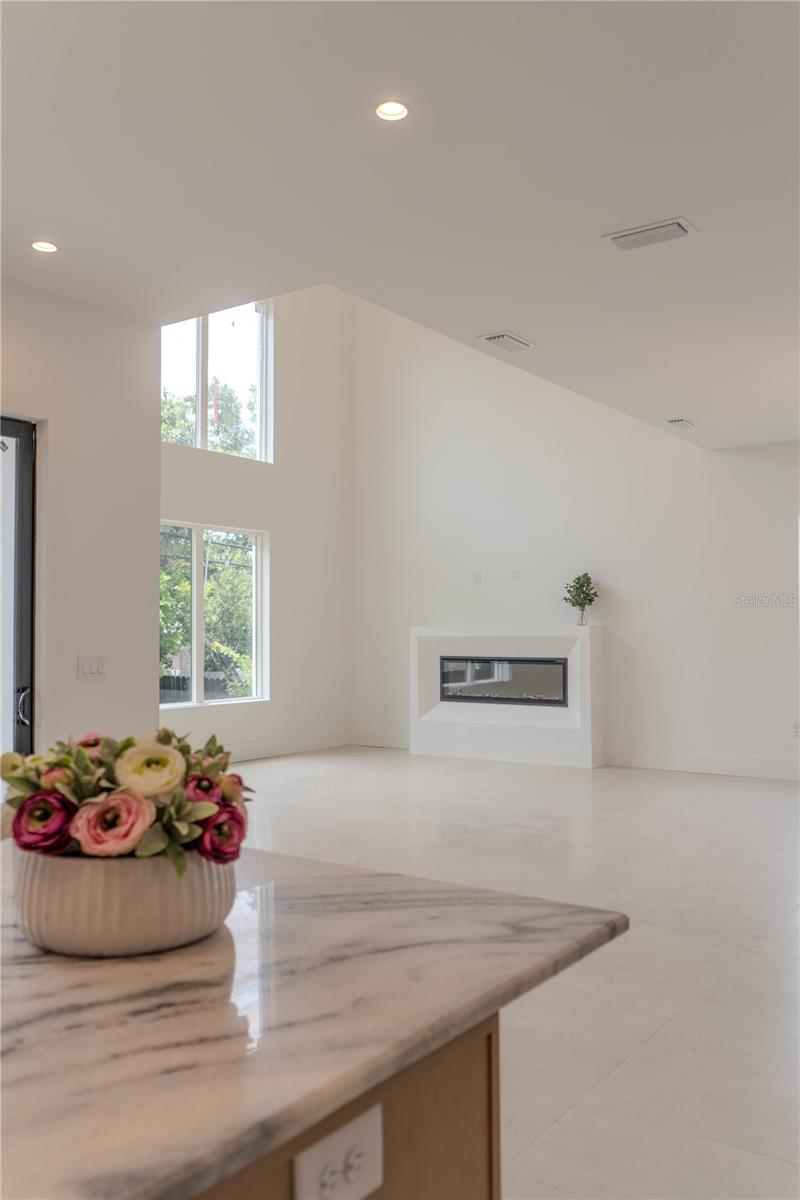 4414 W LAWN AVE, TAMPA, FL — photo 22