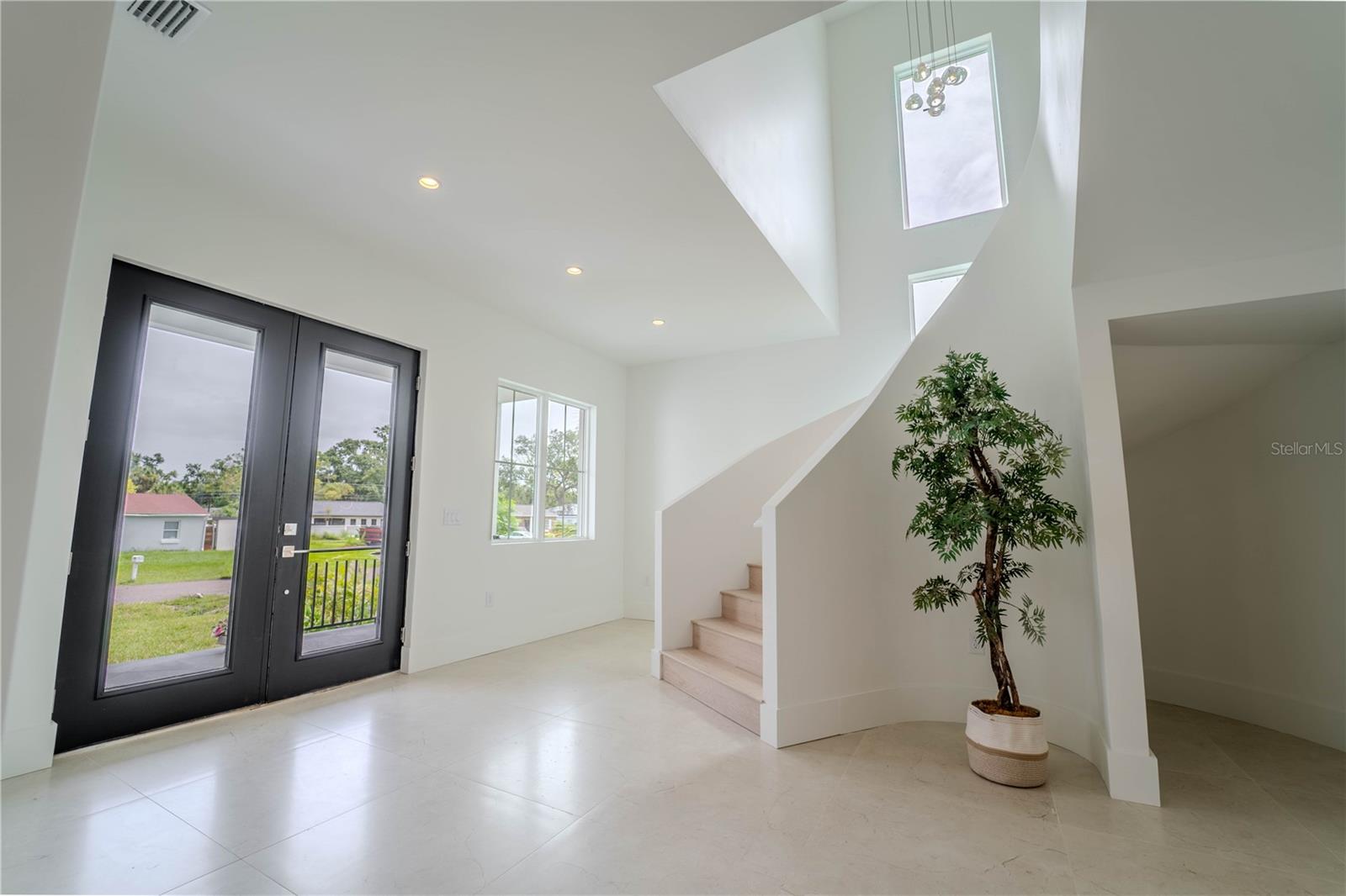 4414 W LAWN AVE, TAMPA, FL — photo 57