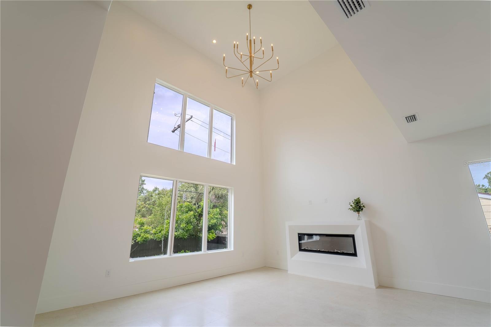 4414 W LAWN AVE, TAMPA, FL — photo 58