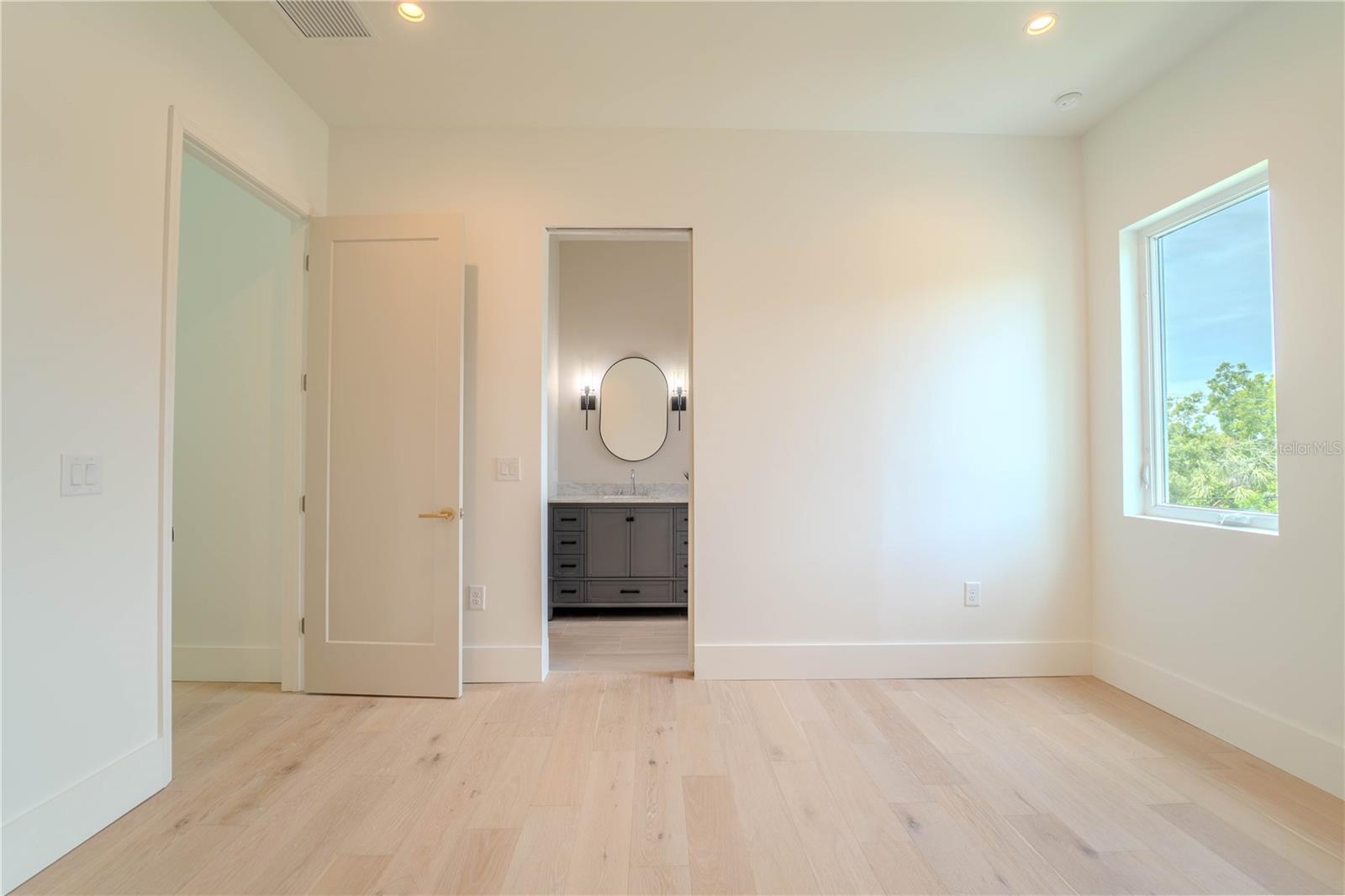 4414 W LAWN AVE, TAMPA, FL — photo 81