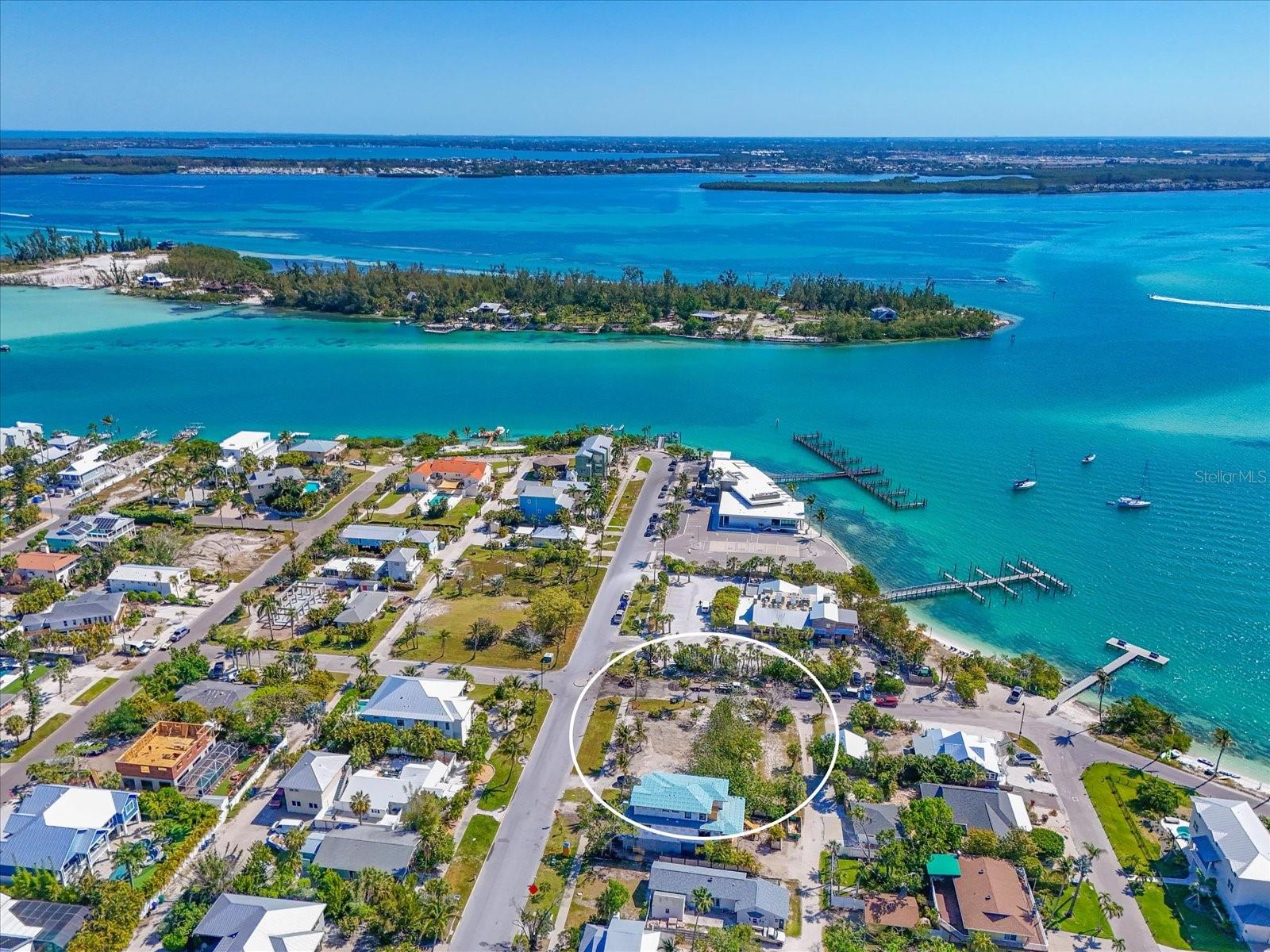 720 BROADWAY ST, LONGBOAT KEY, FL