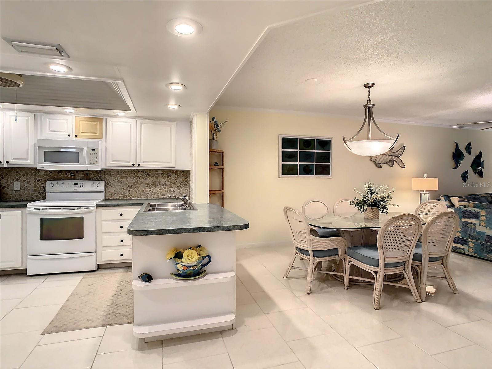 18304 GULF BLVD #116, REDINGTON SHORES, FL — photo 9