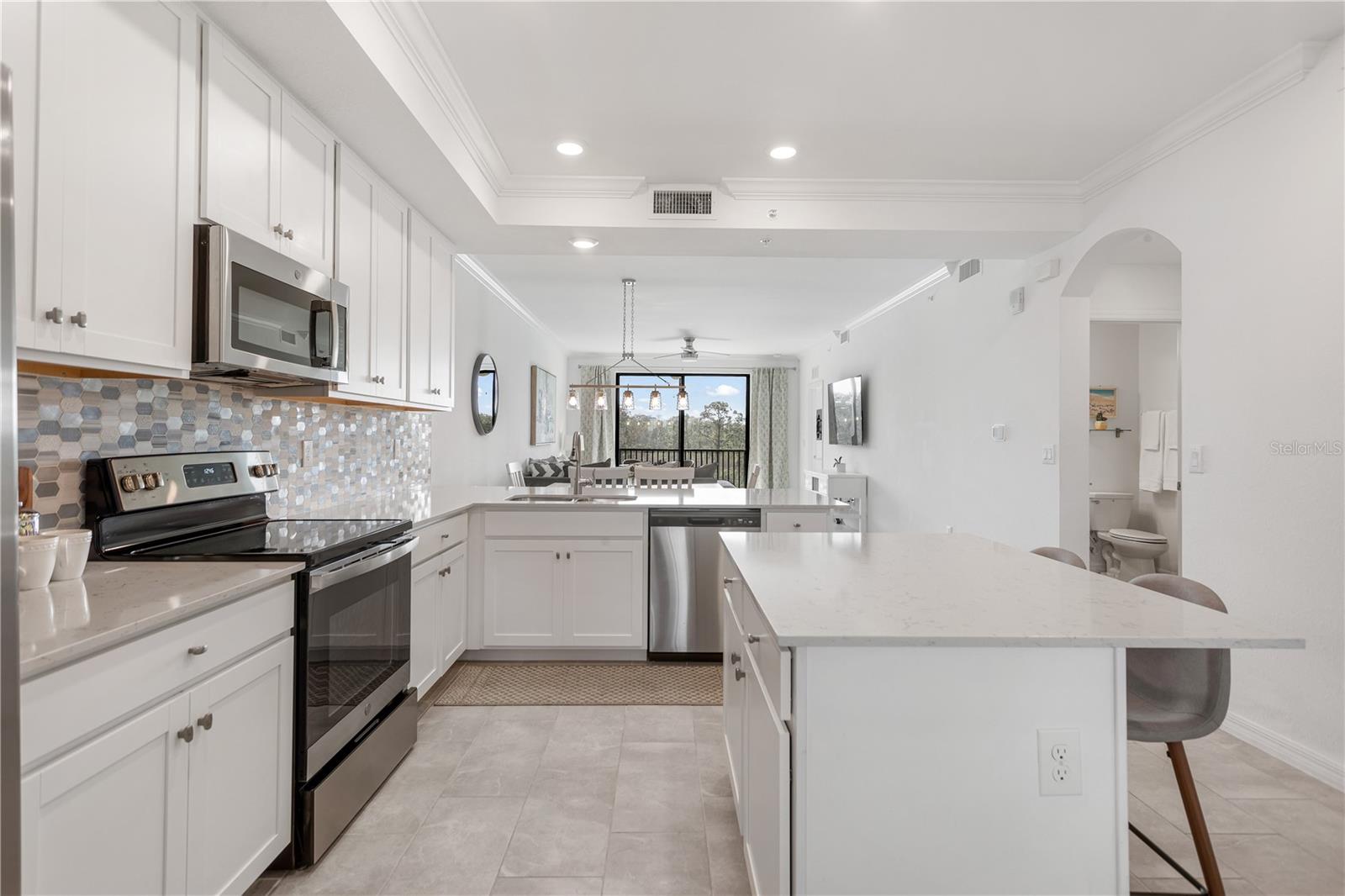 18028 GAWTHROP DR #304, BRADENTON, FL — photo 4