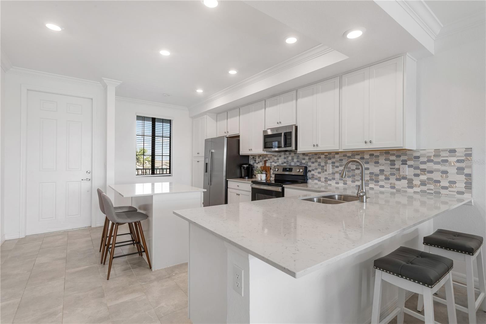 18028 GAWTHROP DR #304, BRADENTON, FL — photo 5
