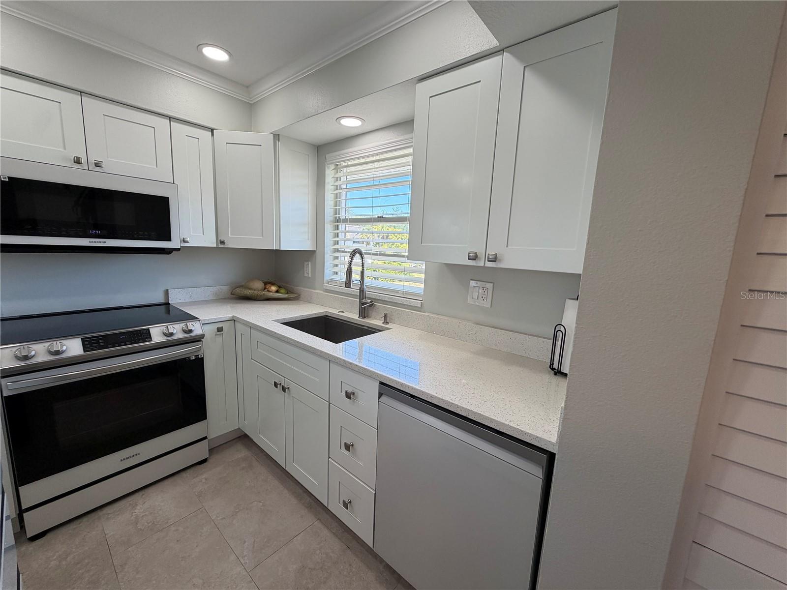102 46TH AVENUE TER W #403, BRADENTON, FL — photo 8
