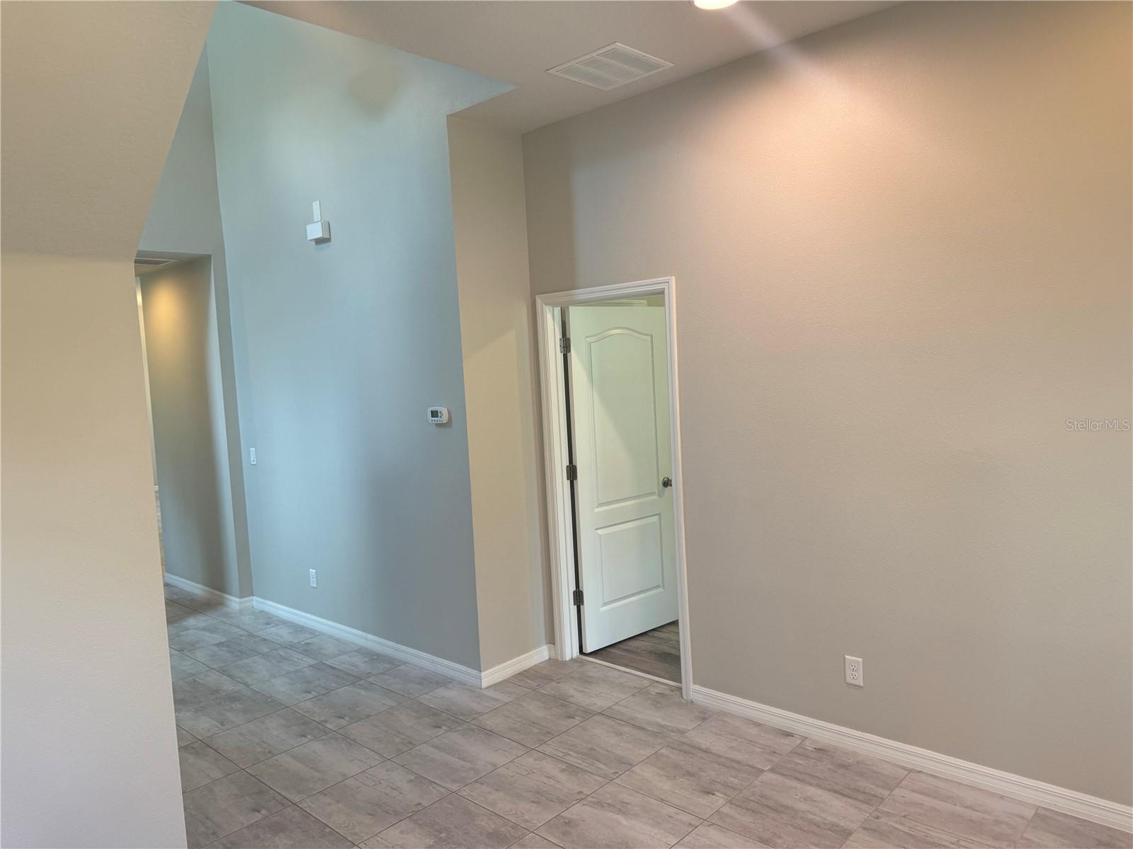 5912 VILLAGE CENTER DR, LITHIA, FL — photo 9