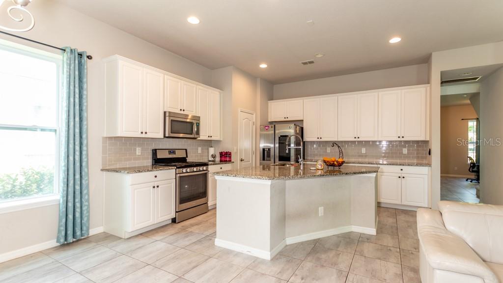 5912 VILLAGE CENTER DR, LITHIA, FL — photo 15