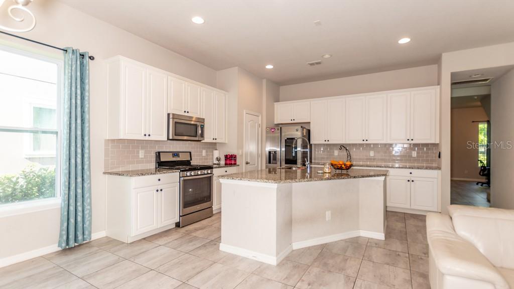 5912 VILLAGE CENTER DR, LITHIA, FL — photo 16