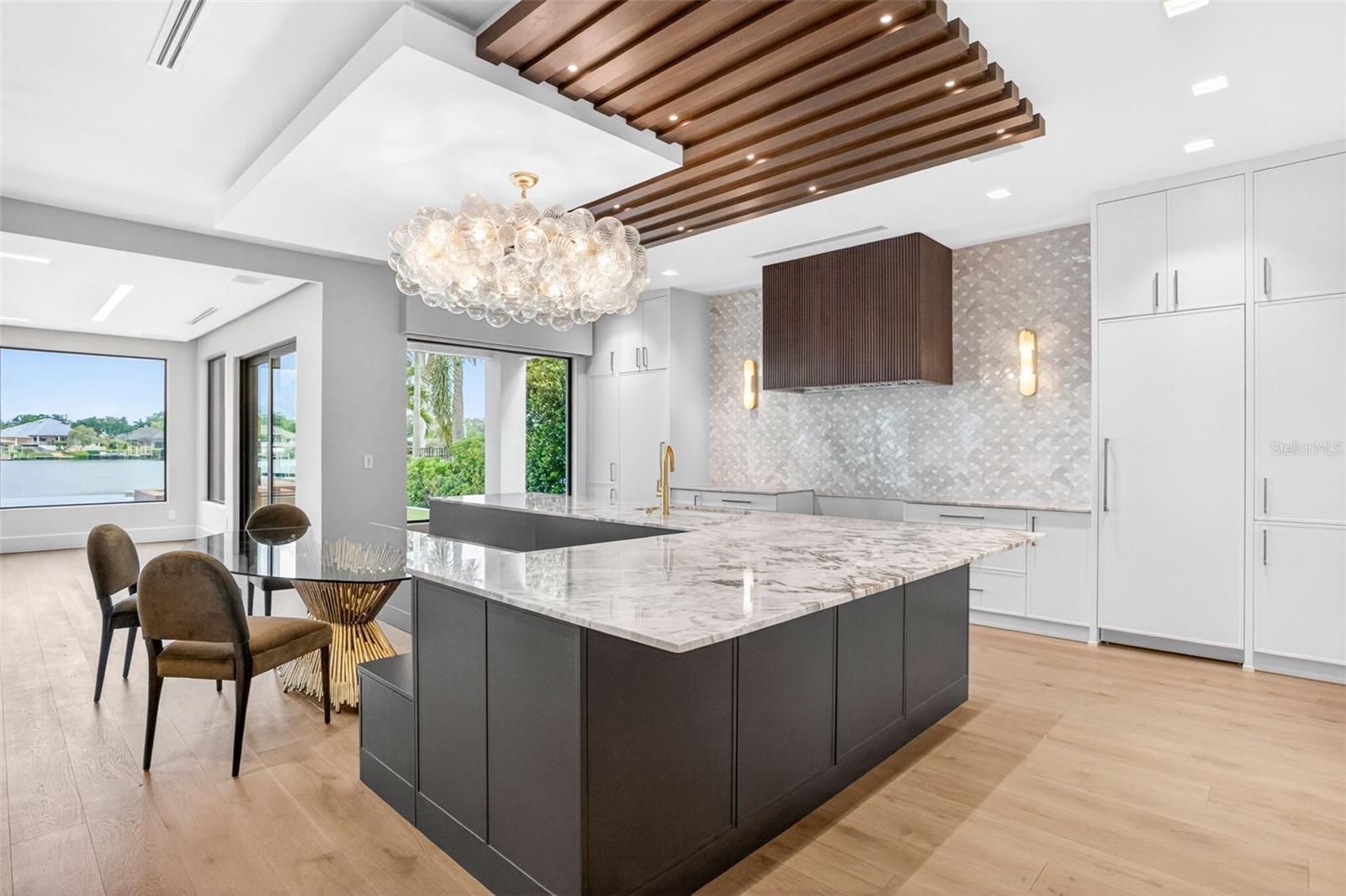460 COFFEE POT RIVIERA NE, ST PETERSBURG, FL — photo 14