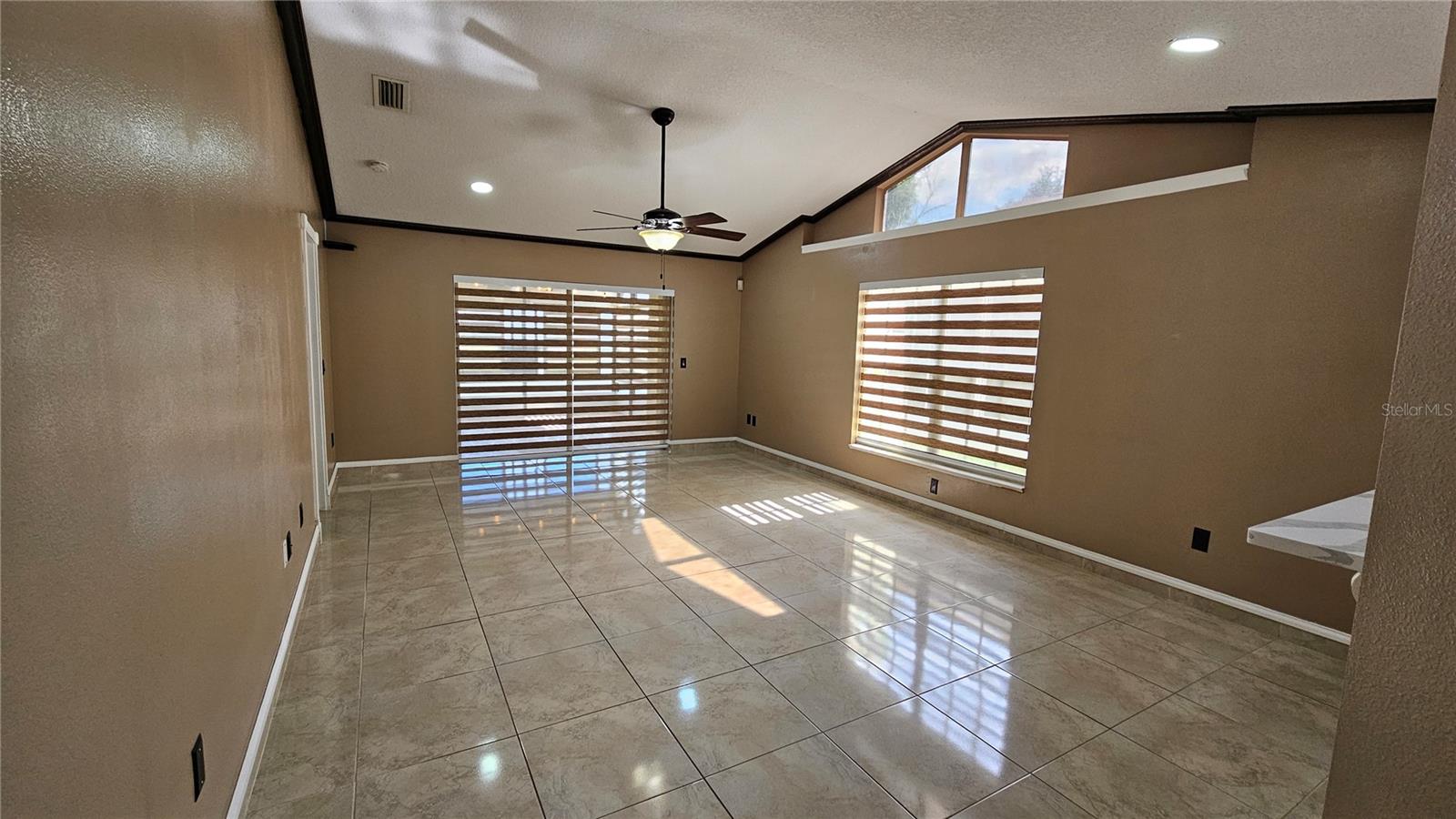 6053 GENTLE BEN CIR, WESLEY CHAPEL, FL — photo 9