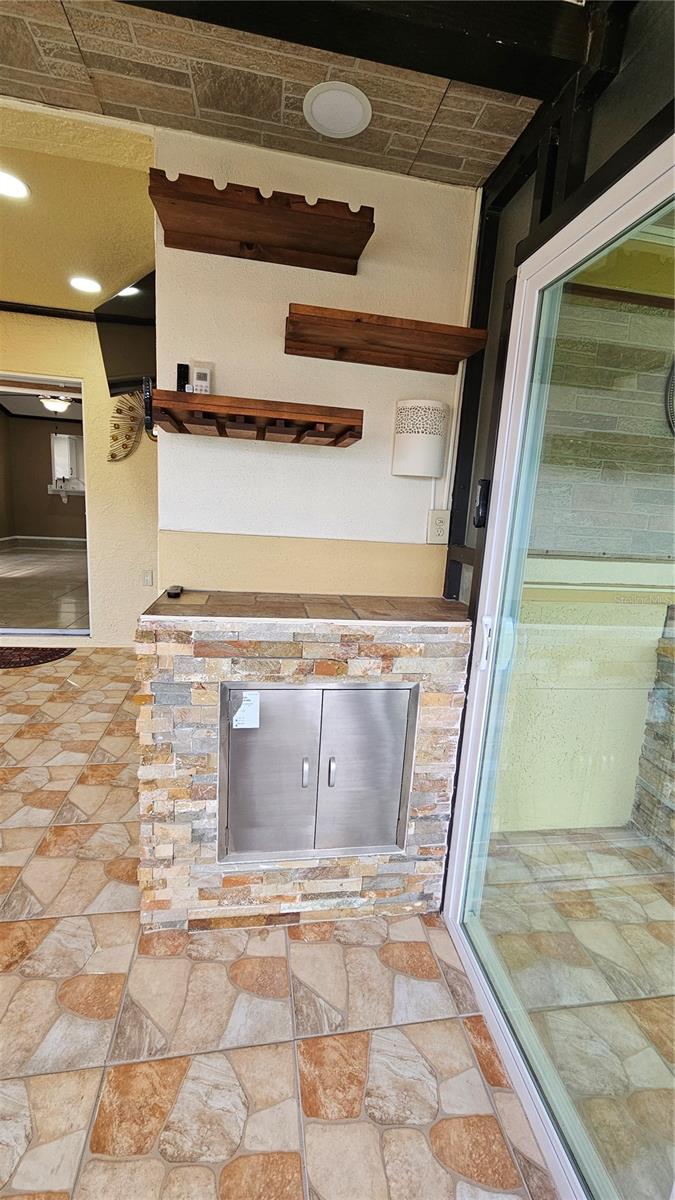 6053 GENTLE BEN CIR, WESLEY CHAPEL, FL — photo 35