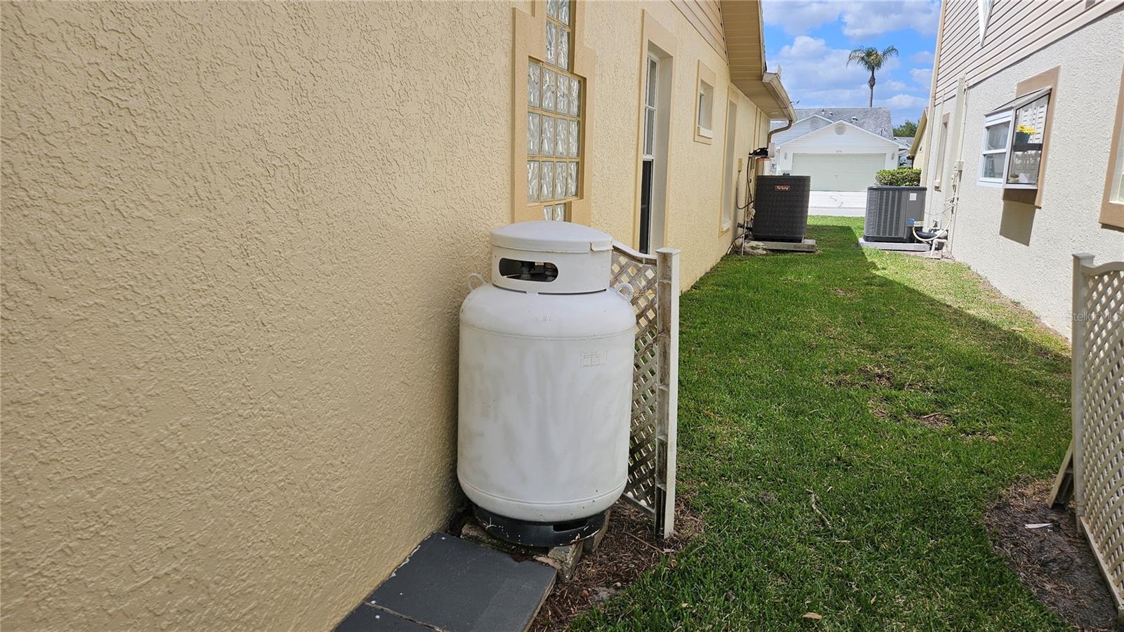 6053 GENTLE BEN CIR, WESLEY CHAPEL, FL — photo 47