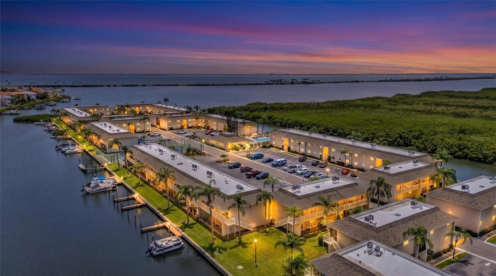 8817 BAY POINTE DR #107, TAMPA, FL