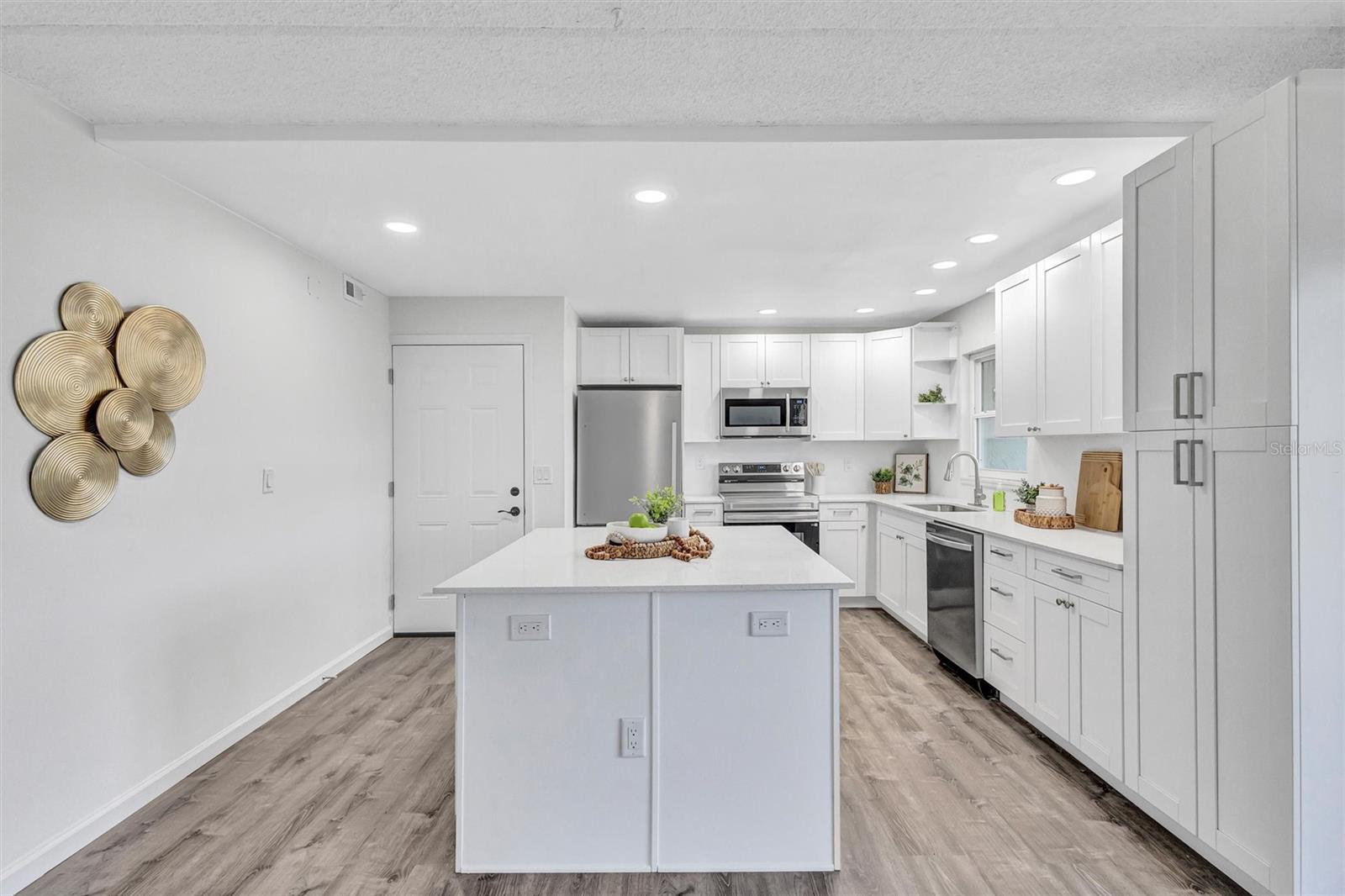 8817 BAY POINTE DR #107, TAMPA, FL — photo 4