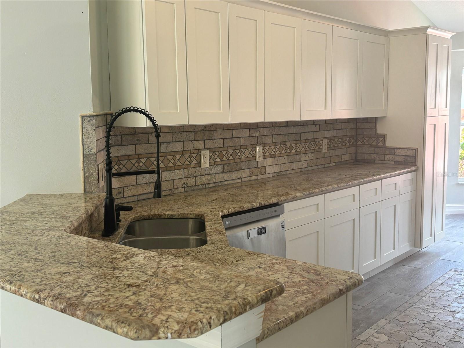2830 STRAND CIR, OVIEDO, FL — photo 4