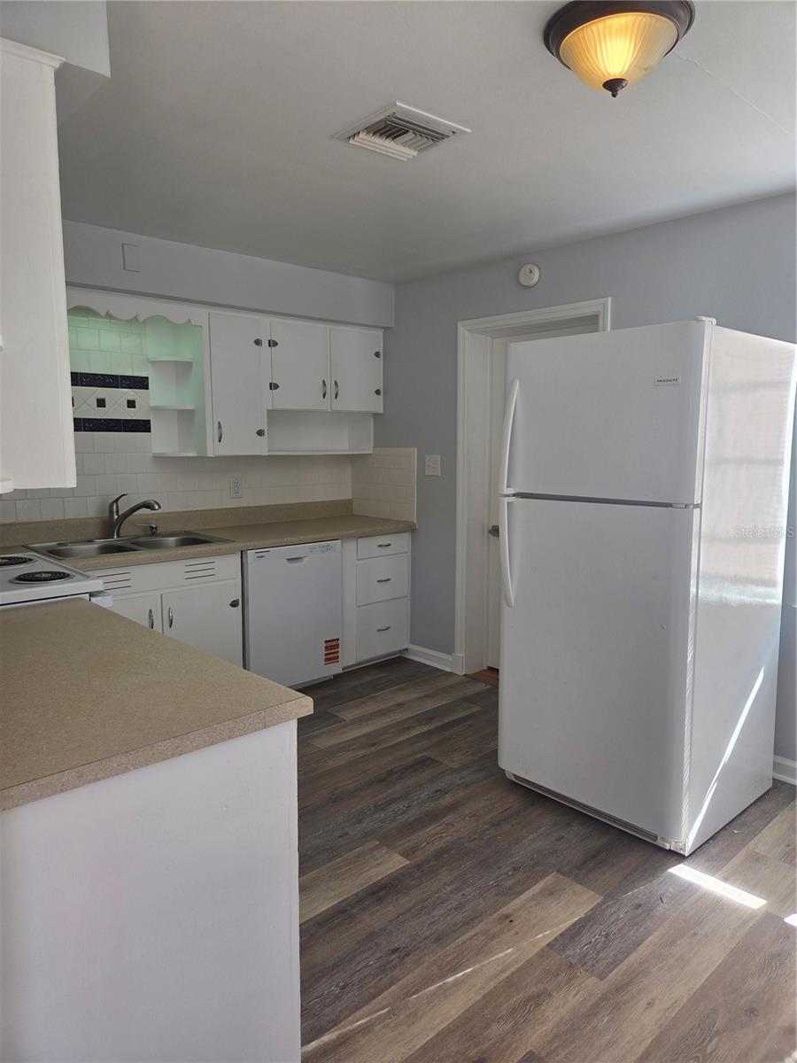 101 E ATWATER AVE, EUSTIS, FL — photo 30