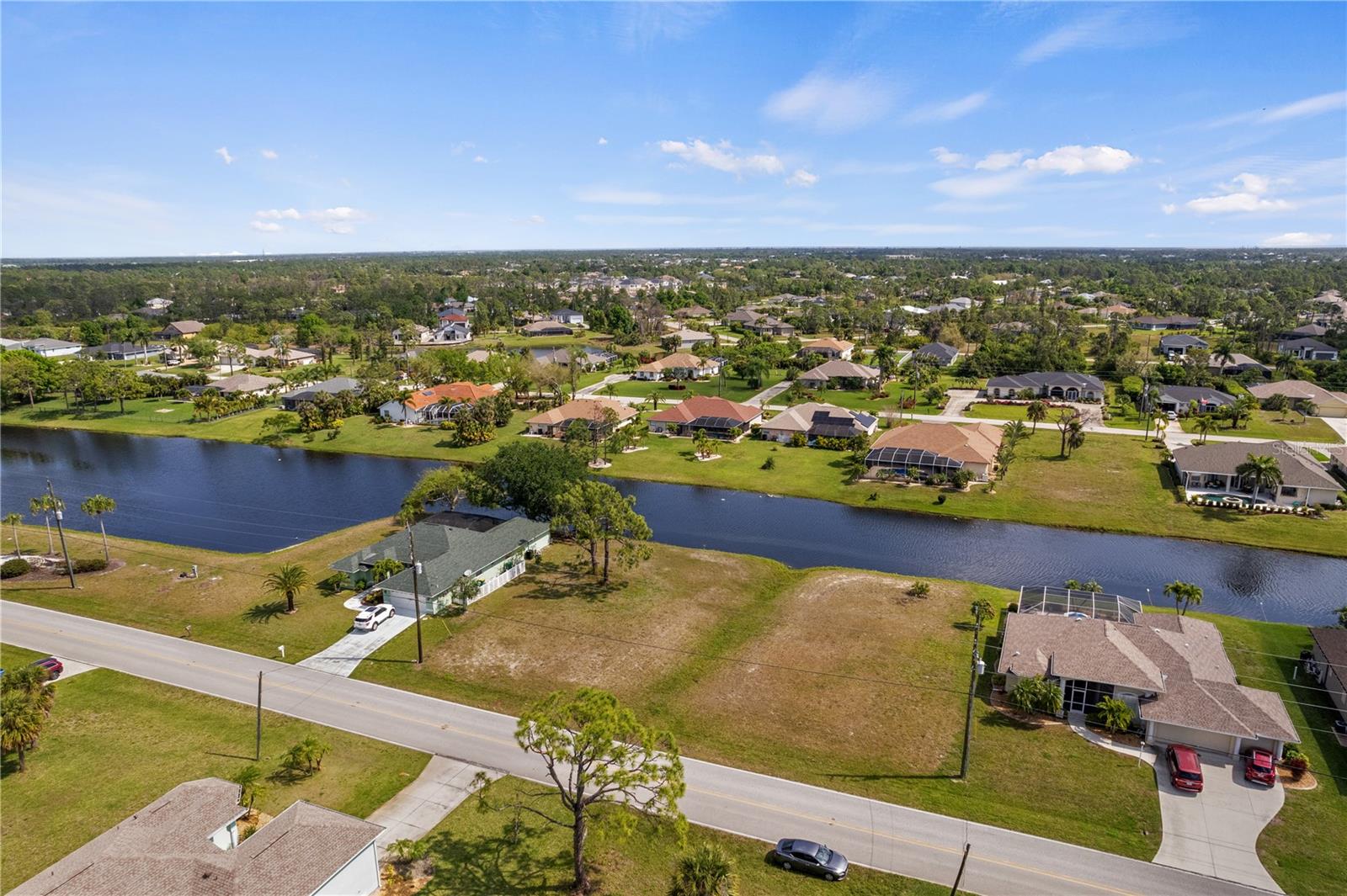 805 ROTONDA CIR, ROTONDA WEST, FL — photo 4