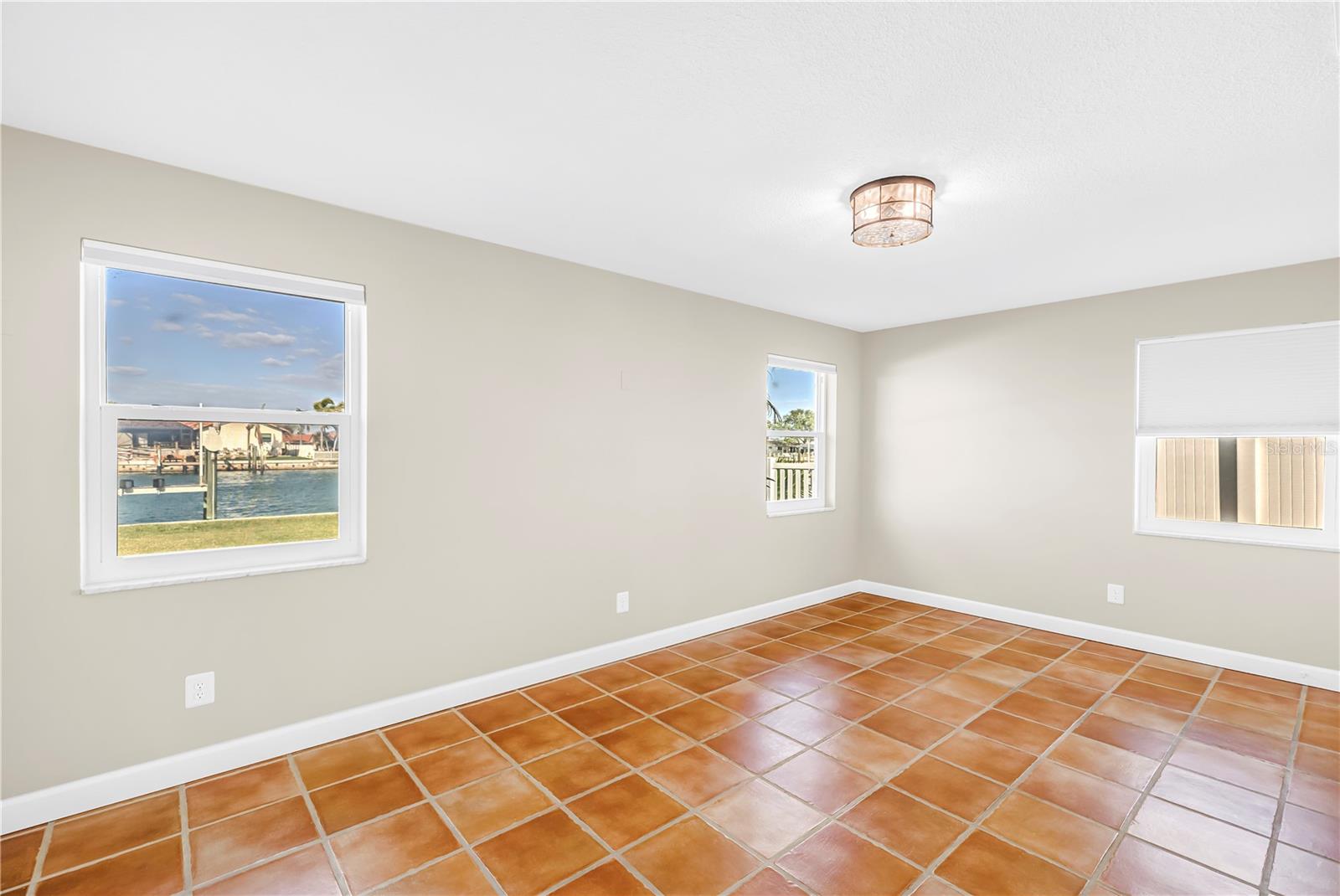 12475 4TH ST E, TREASURE ISLAND, FL — photo 33