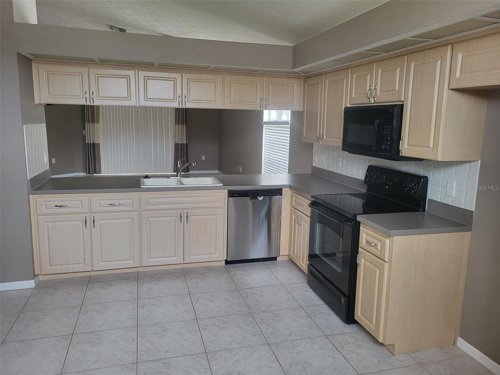 7916 FLORADORA DR, NEW PORT RICHEY, FL — photo 4