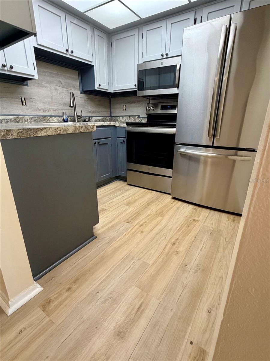 1320 MORELAND DR #12, CLEARWATER, FL — photo 11