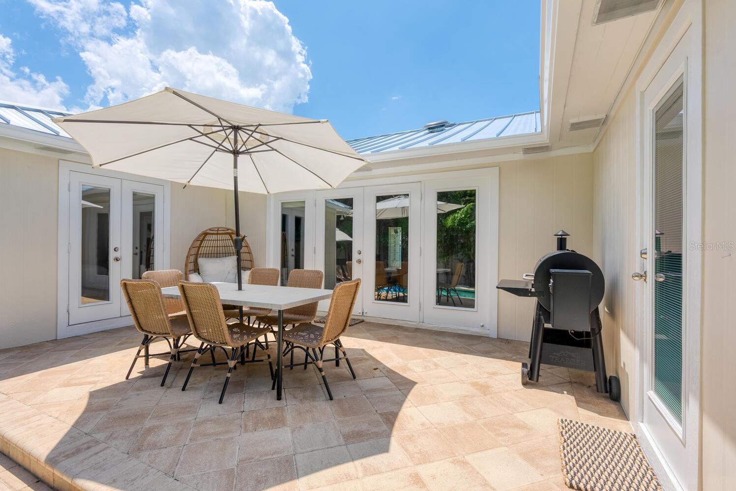 1931 HIGH POINT CIR, SARASOTA, FL — photo 31