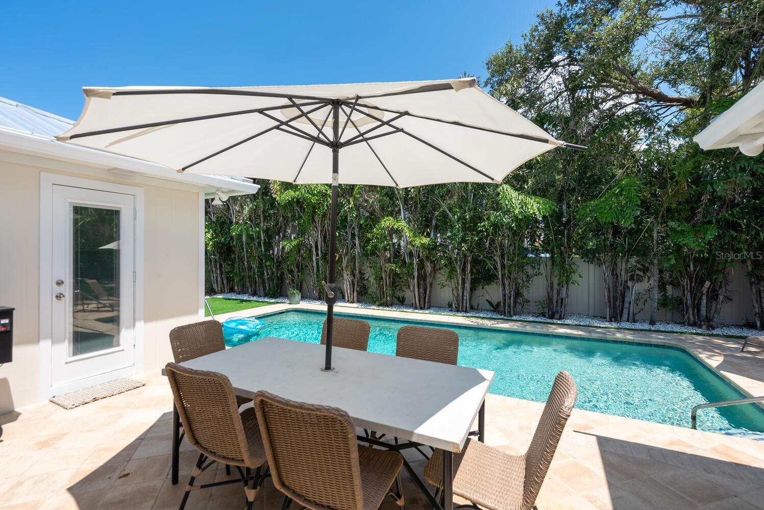 1931 HIGH POINT CIR, SARASOTA, FL — photo 32