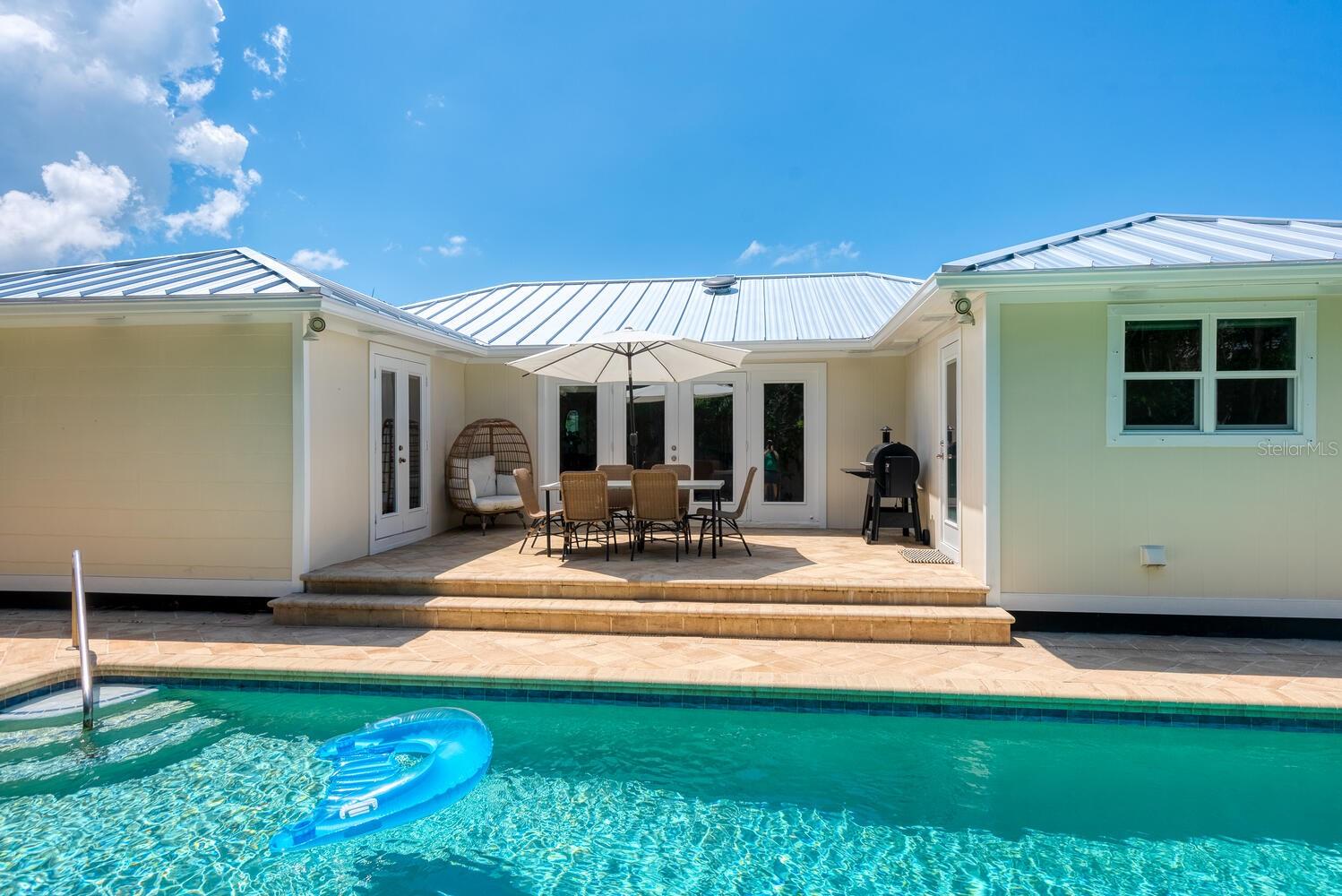 1931 HIGH POINT CIR, SARASOTA, FL — photo 34