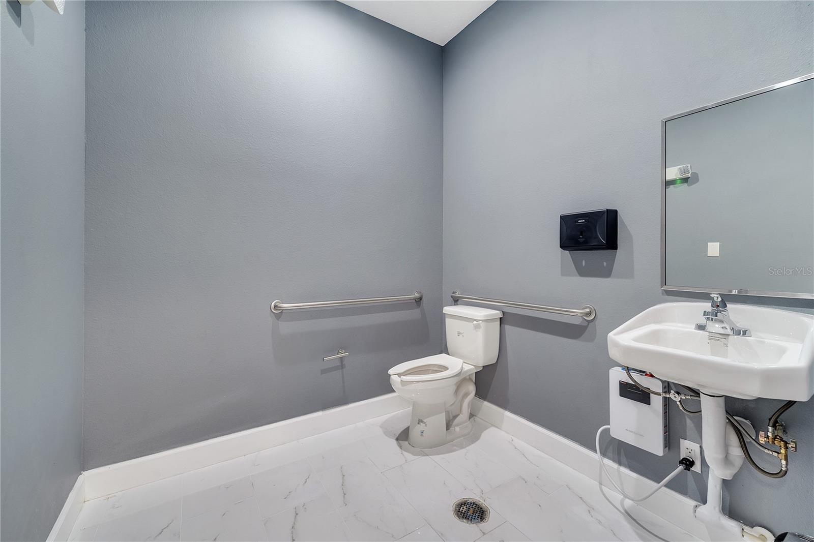 560 BARRY ST, ORLANDO, FL — photo 22
