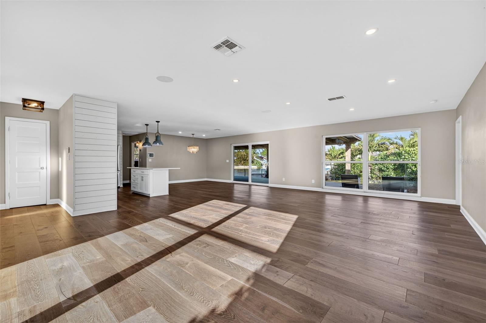 4200 BEACH DR SE, ST PETERSBURG, FL — photo 11