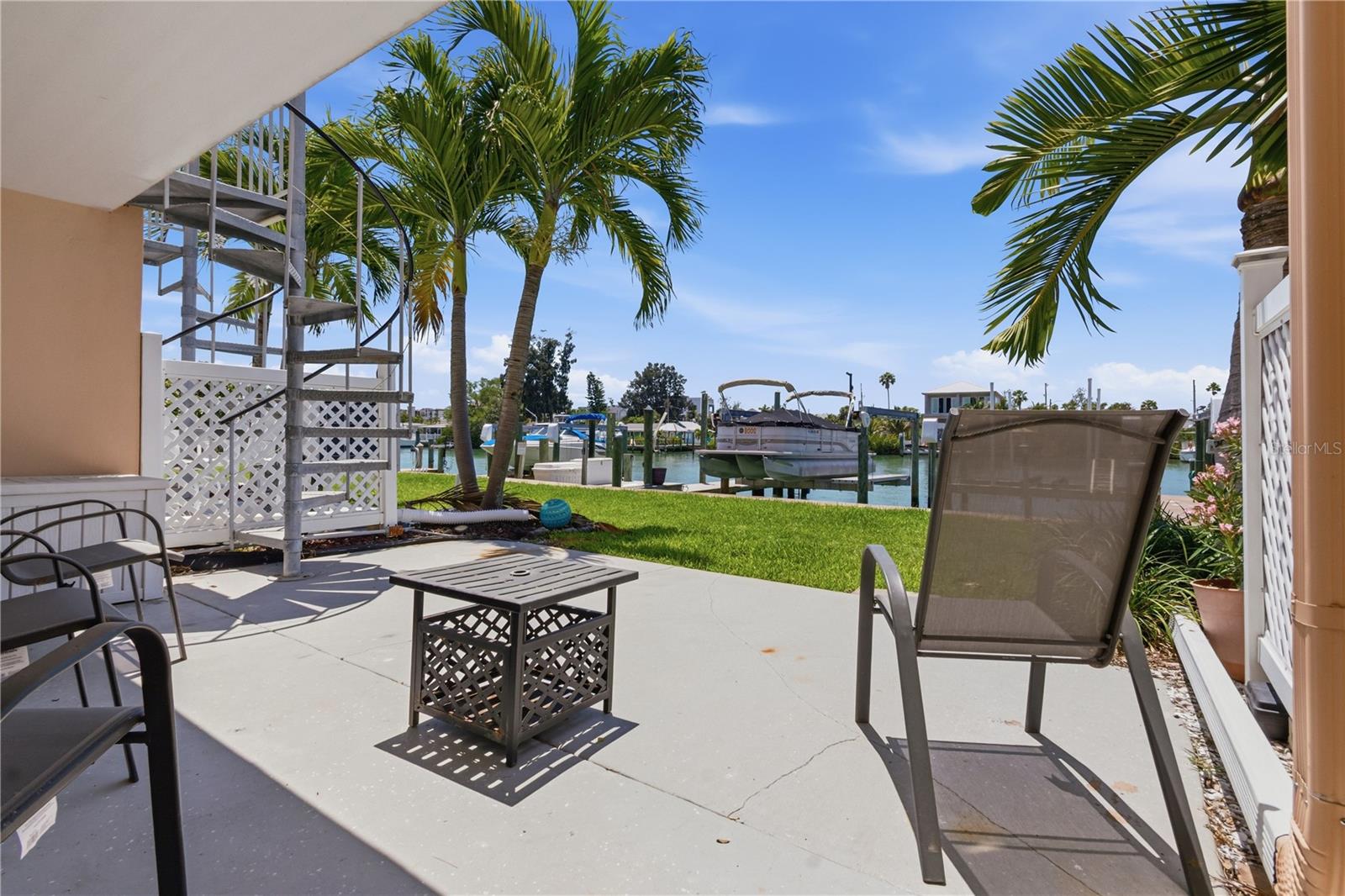 12482 CAPRI CIR N, TREASURE ISLAND, FL — photo 12