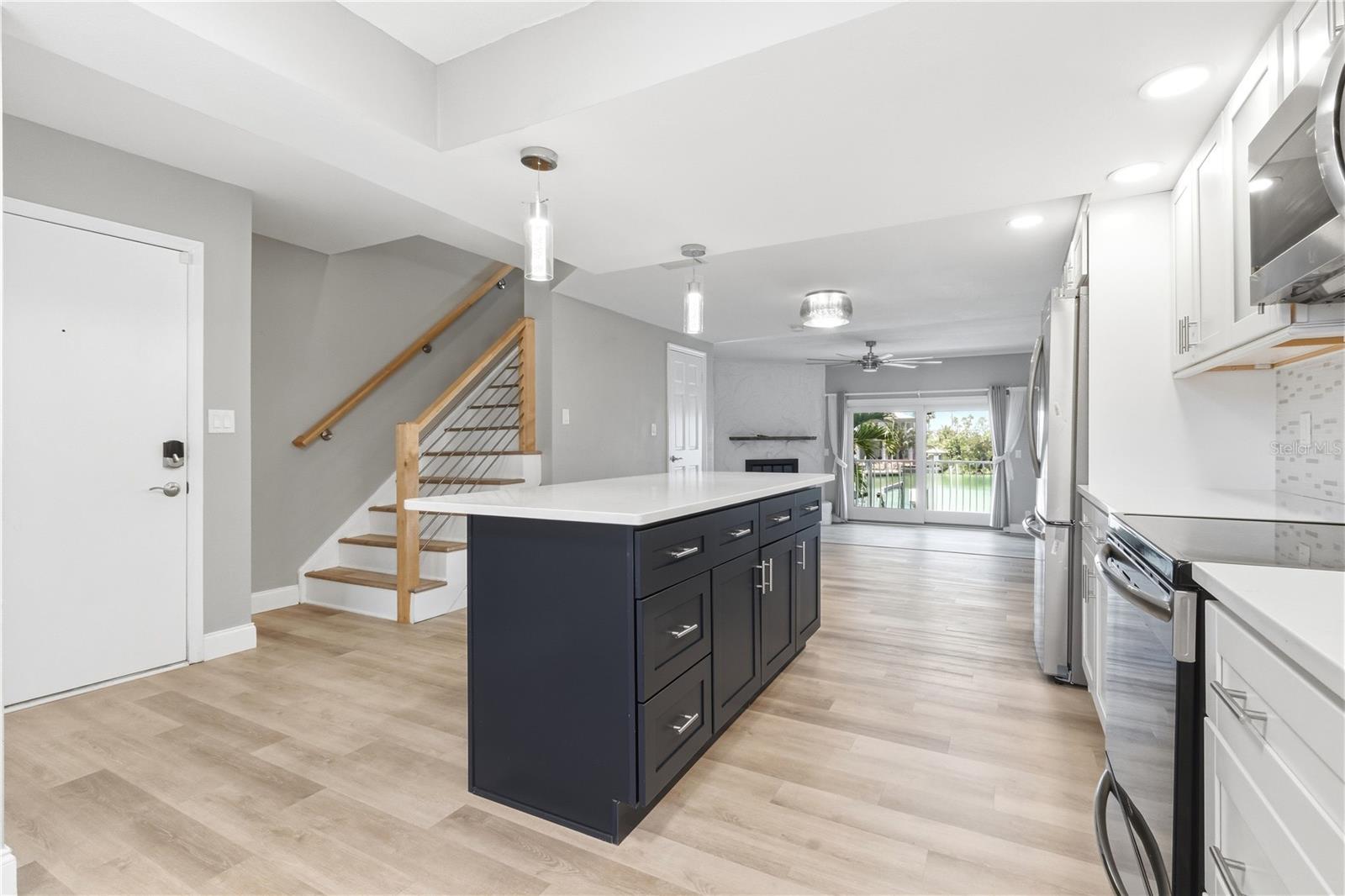 12482 CAPRI CIR N, TREASURE ISLAND, FL — photo 16