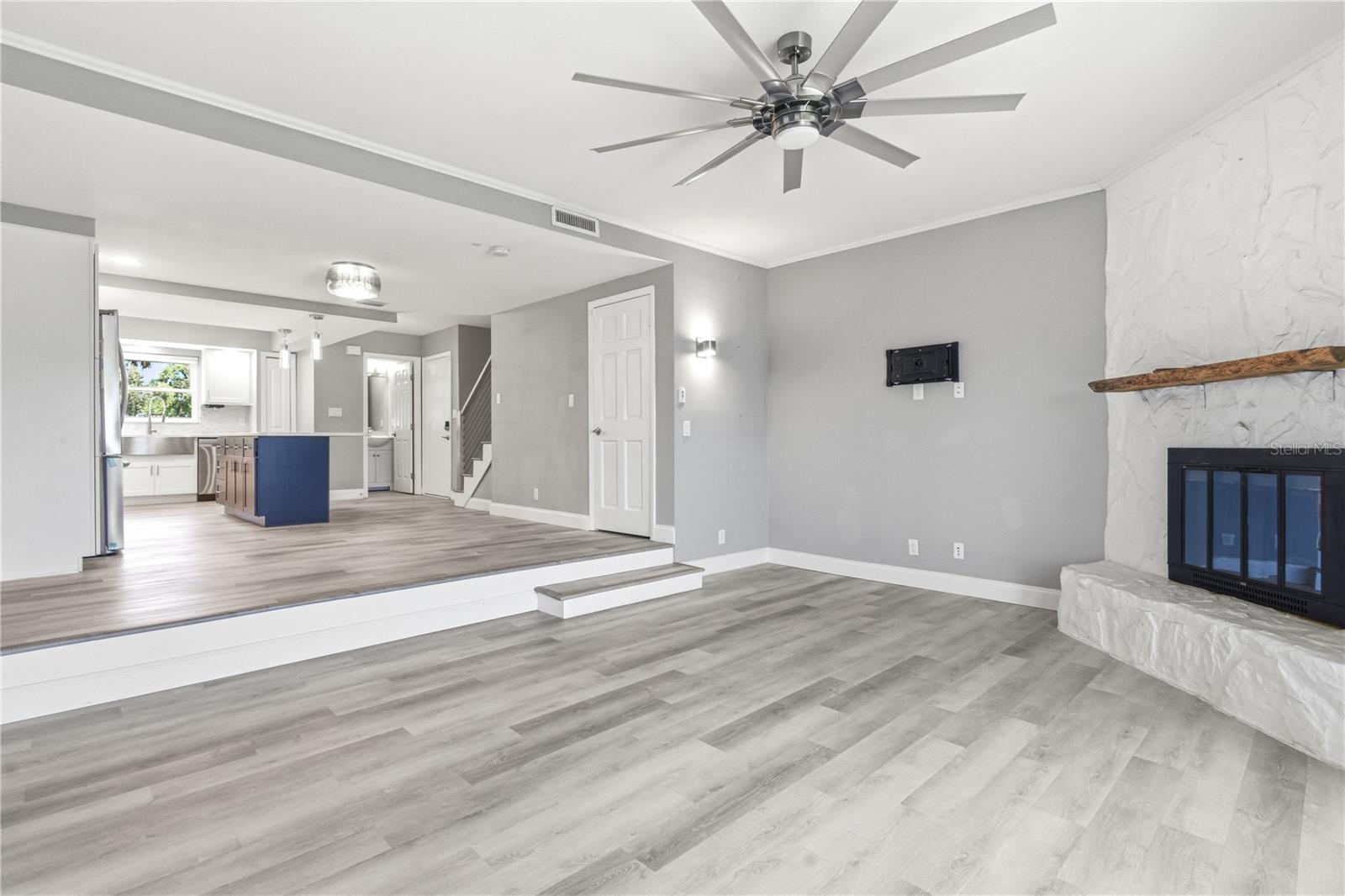12482 CAPRI CIR N, TREASURE ISLAND, FL — photo 24