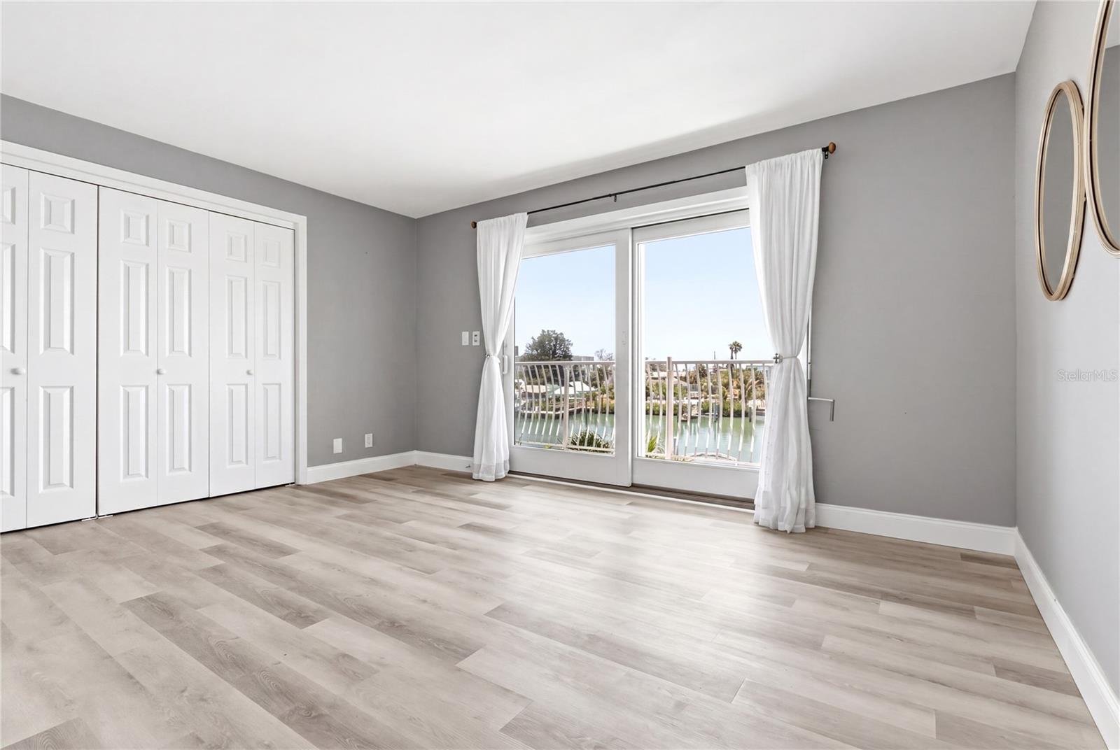 12482 CAPRI CIR N, TREASURE ISLAND, FL — photo 33
