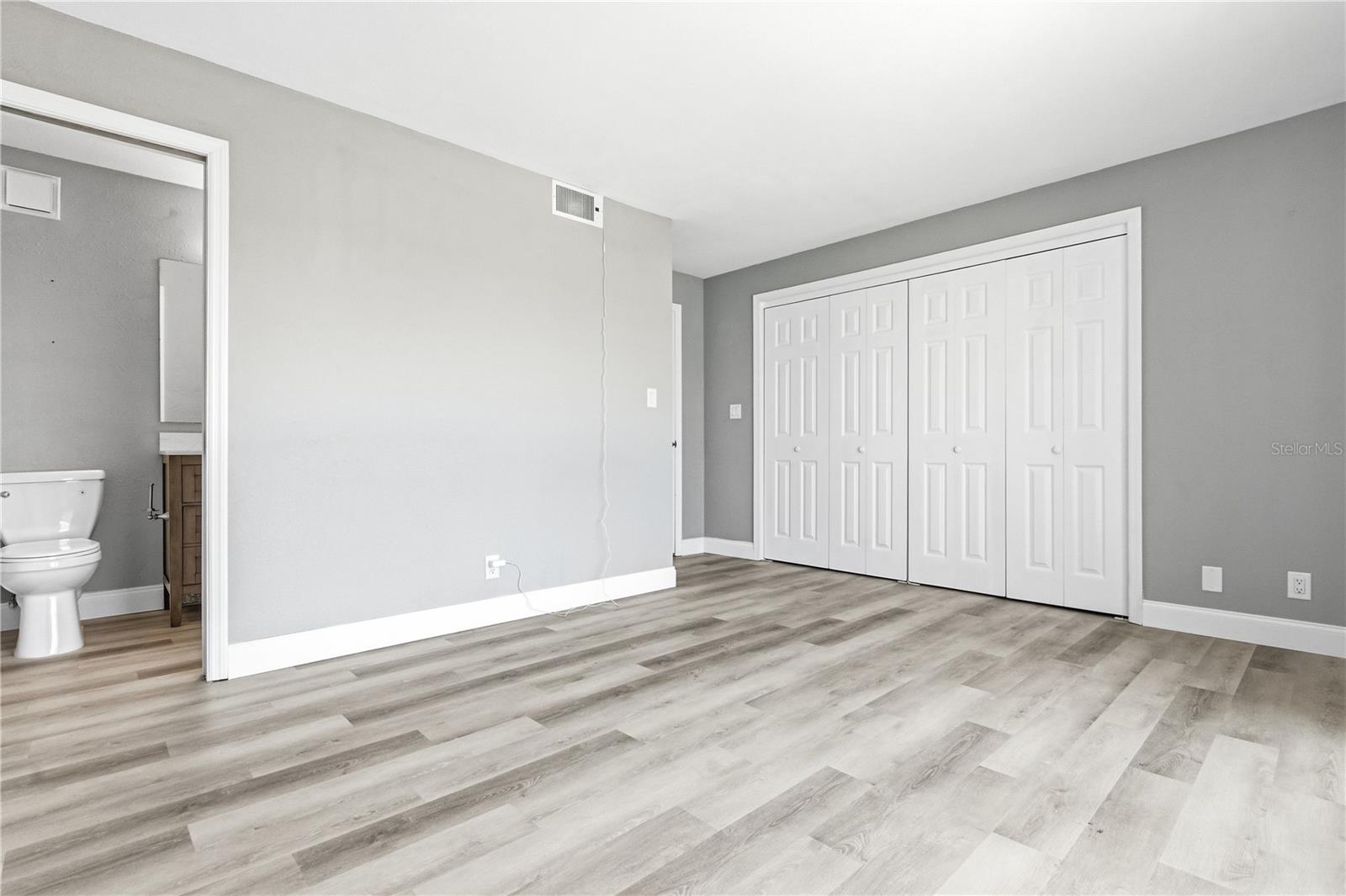 12482 CAPRI CIR N, TREASURE ISLAND, FL — photo 34